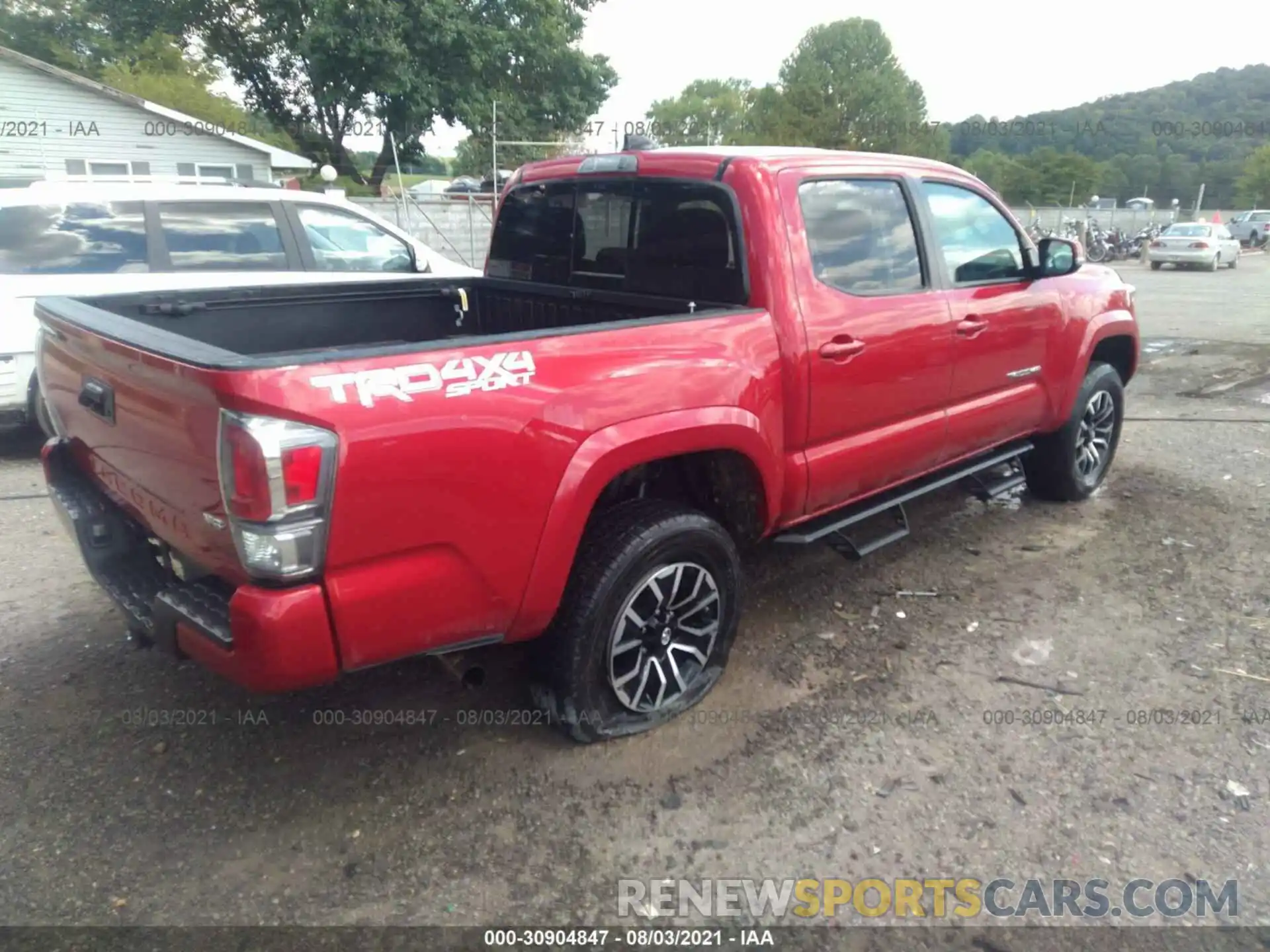 4 Фотография поврежденного автомобиля 5TFCZ5ANXLX220994 TOYOTA TACOMA 4WD 2020