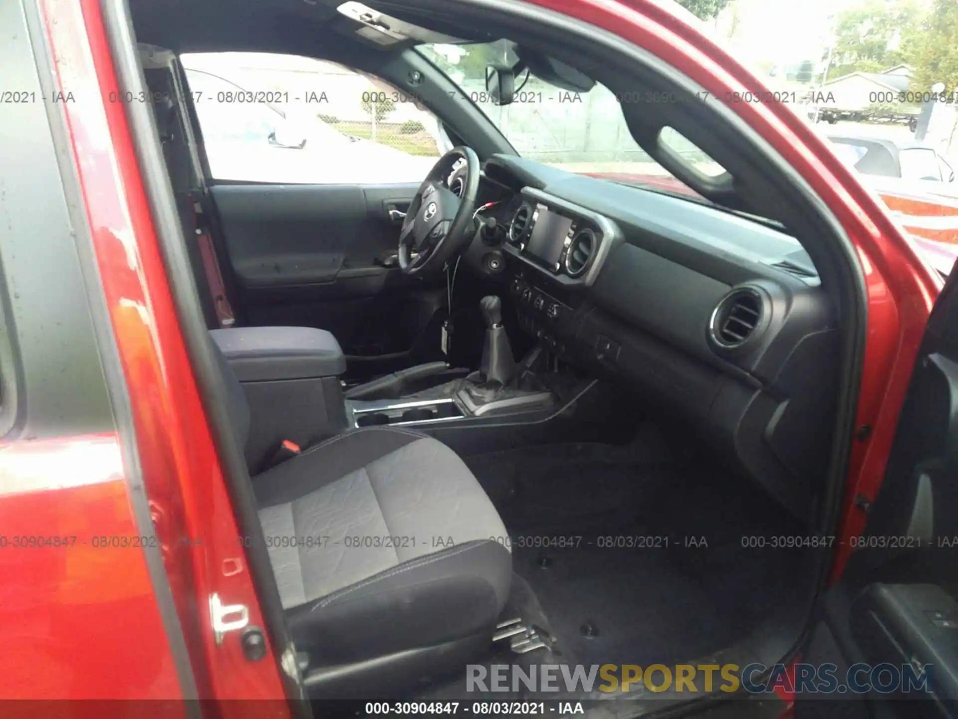 5 Photograph of a damaged car 5TFCZ5ANXLX220994 TOYOTA TACOMA 4WD 2020