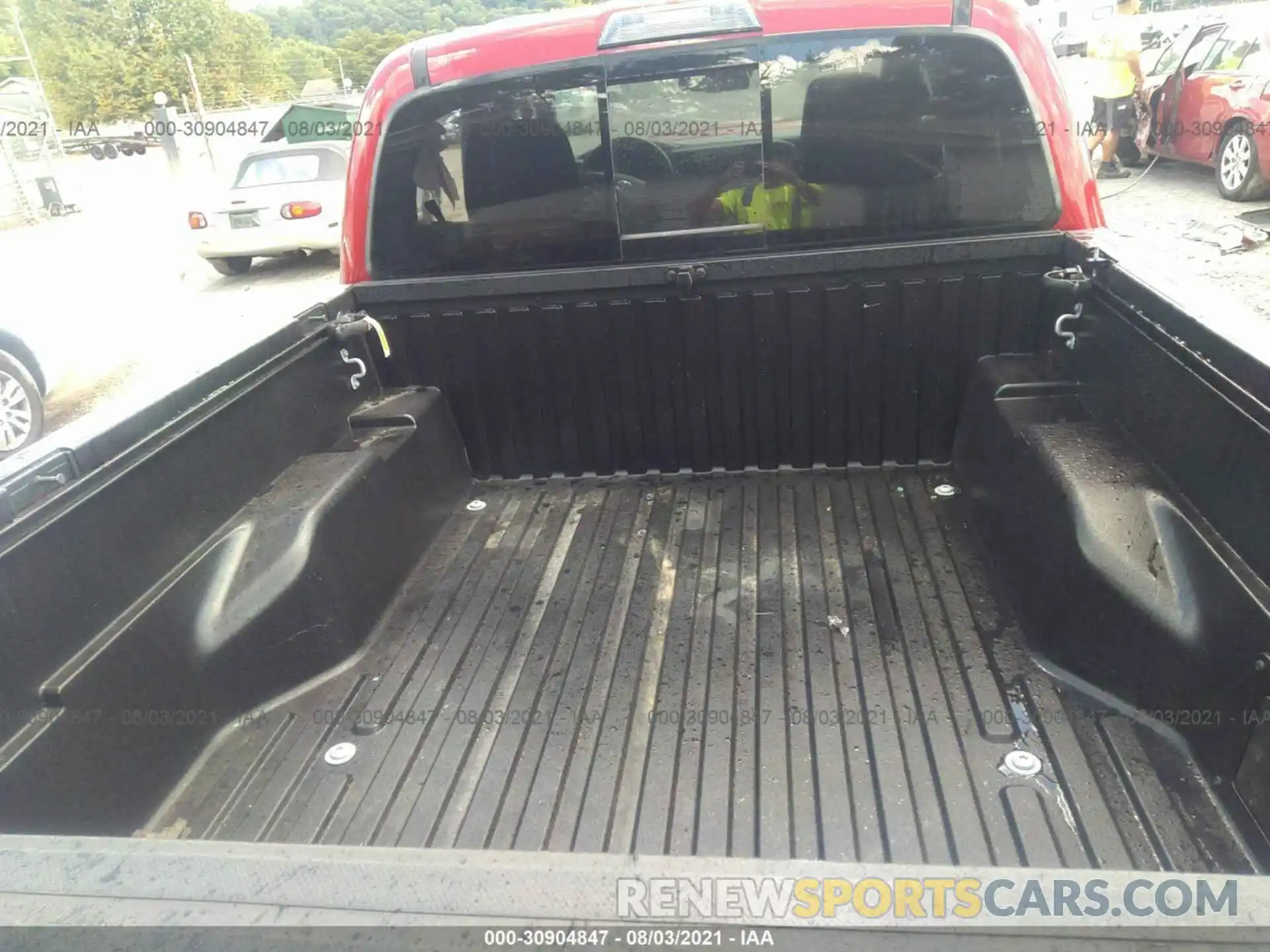 8 Photograph of a damaged car 5TFCZ5ANXLX220994 TOYOTA TACOMA 4WD 2020