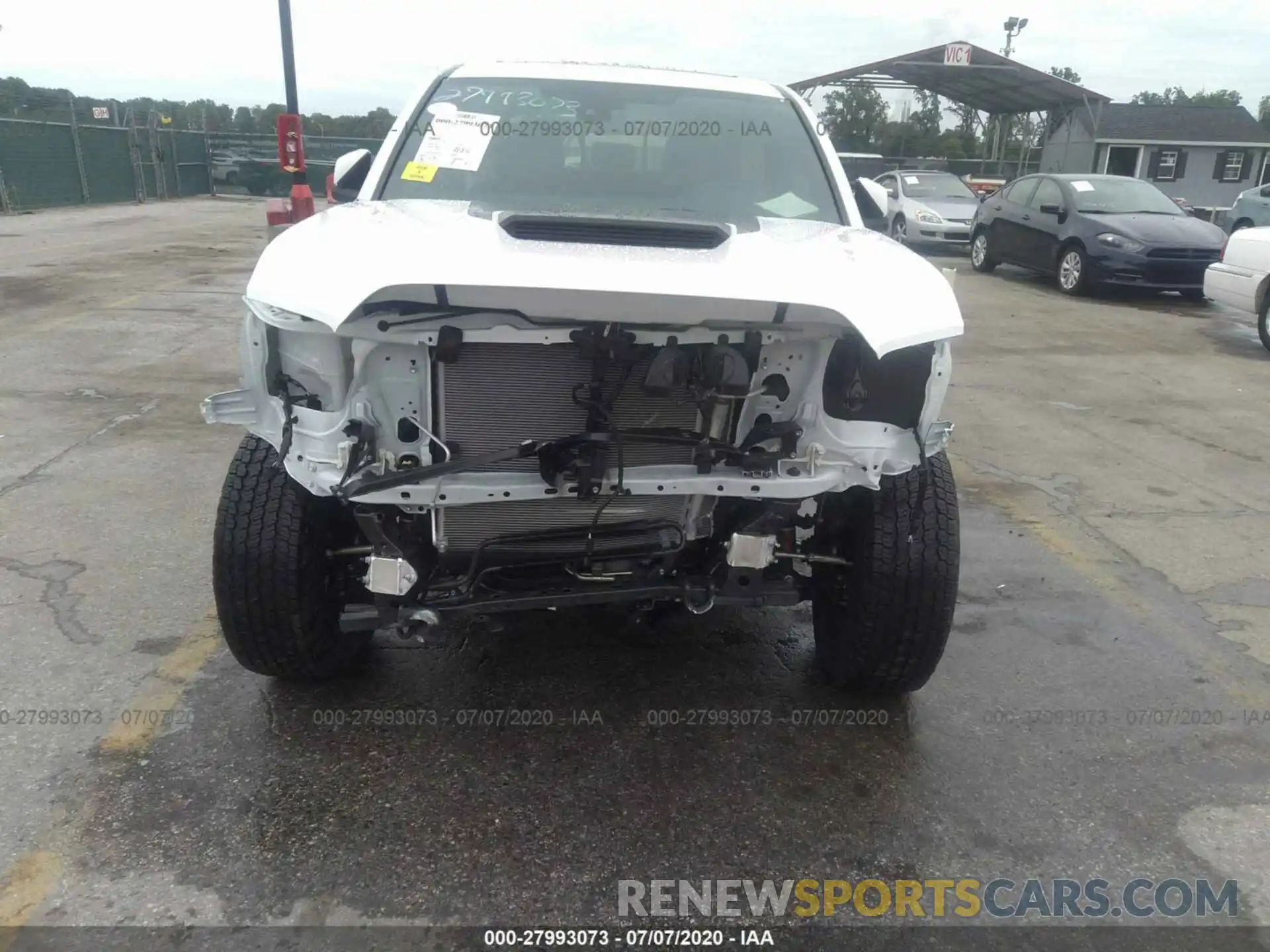 6 Photograph of a damaged car 5TFCZ5ANXLX222244 TOYOTA TACOMA 4WD 2020