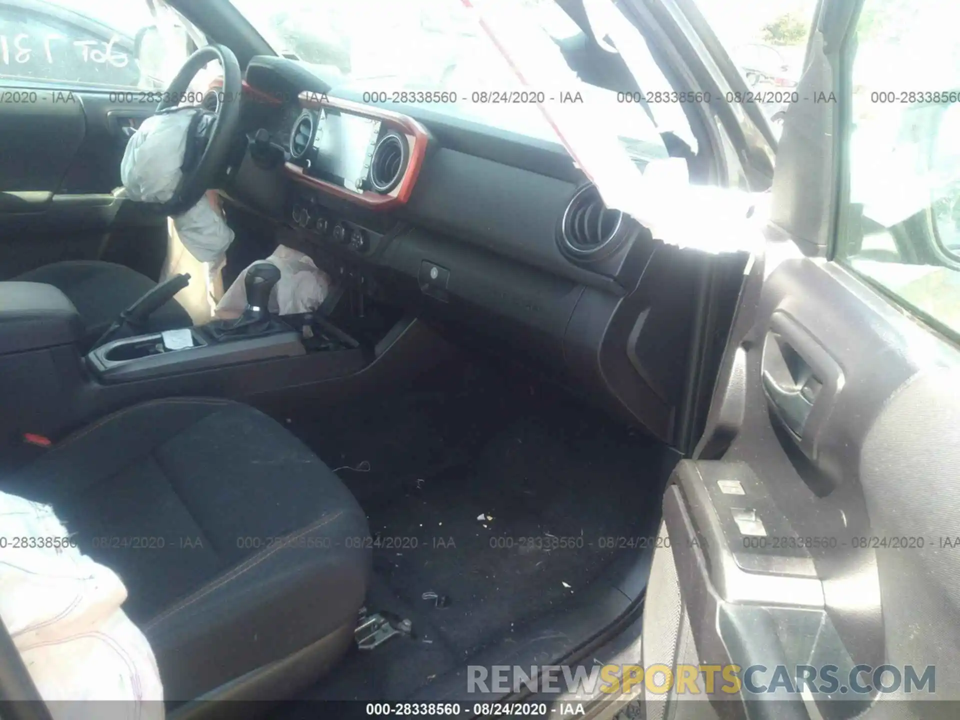 5 Photograph of a damaged car 5TFCZ5ANXLX222714 TOYOTA TACOMA 4WD 2020