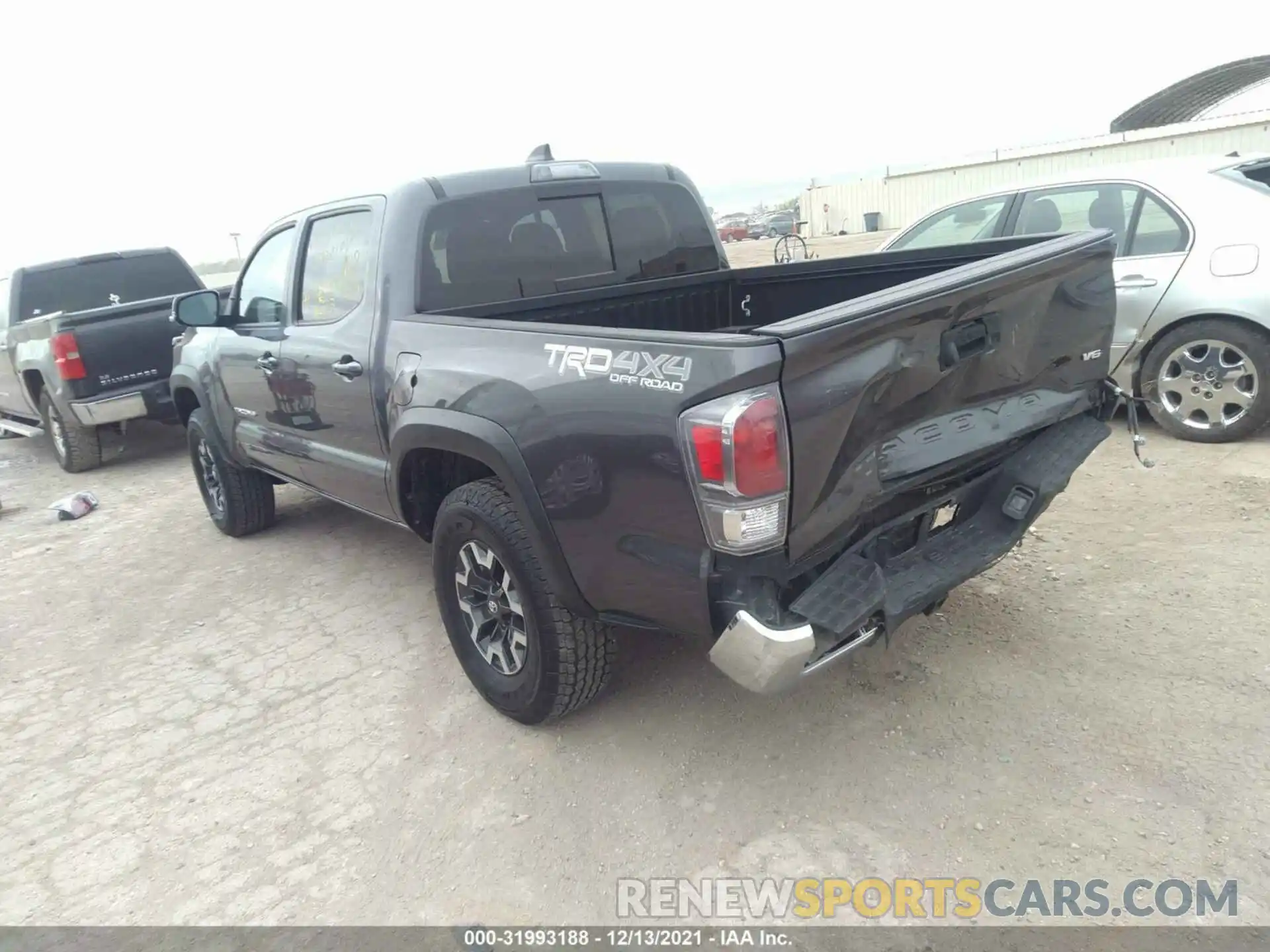 3 Photograph of a damaged car 5TFCZ5ANXLX222826 TOYOTA TACOMA 4WD 2020