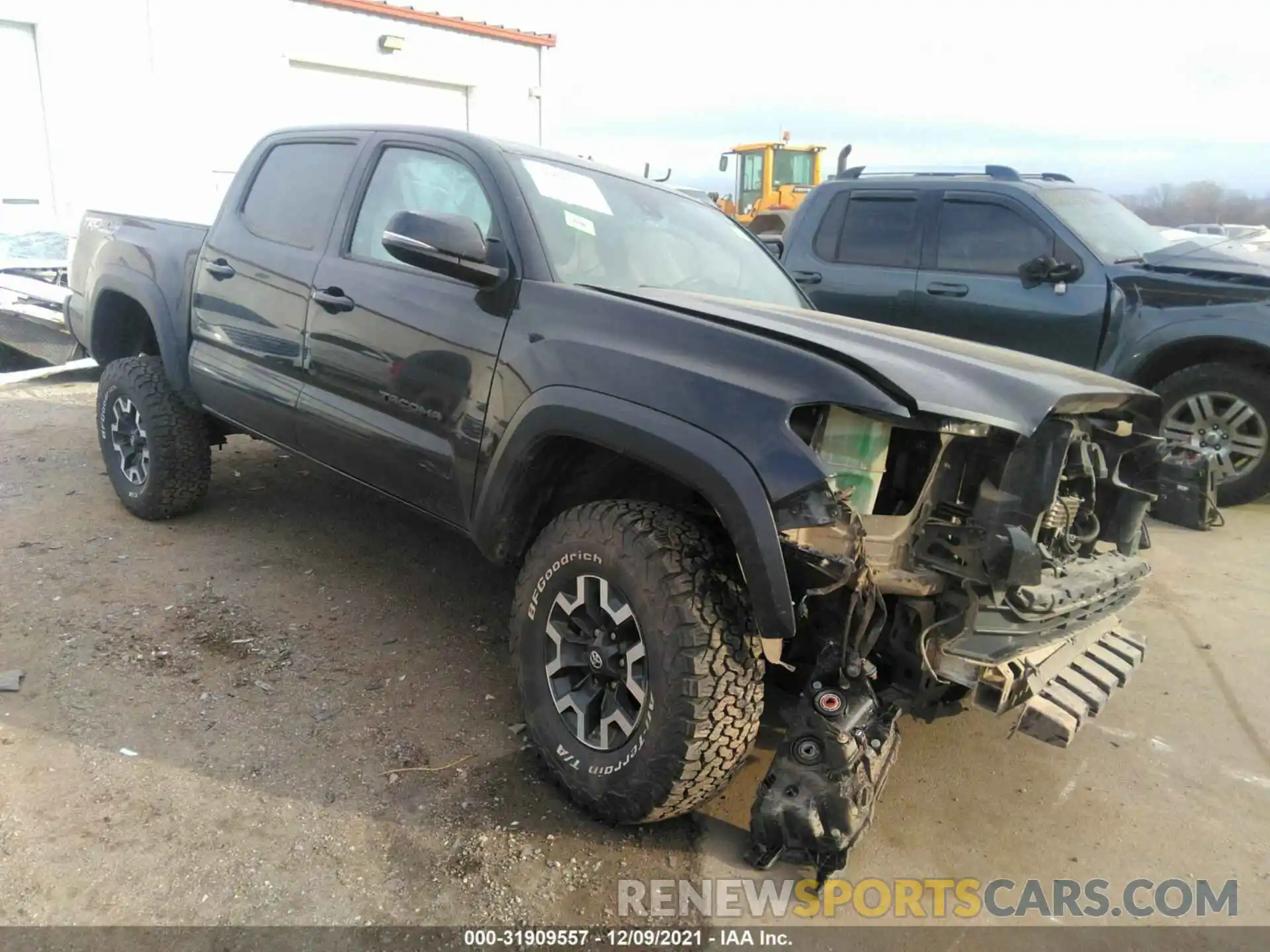 1 Photograph of a damaged car 5TFCZ5ANXLX223099 TOYOTA TACOMA 4WD 2020