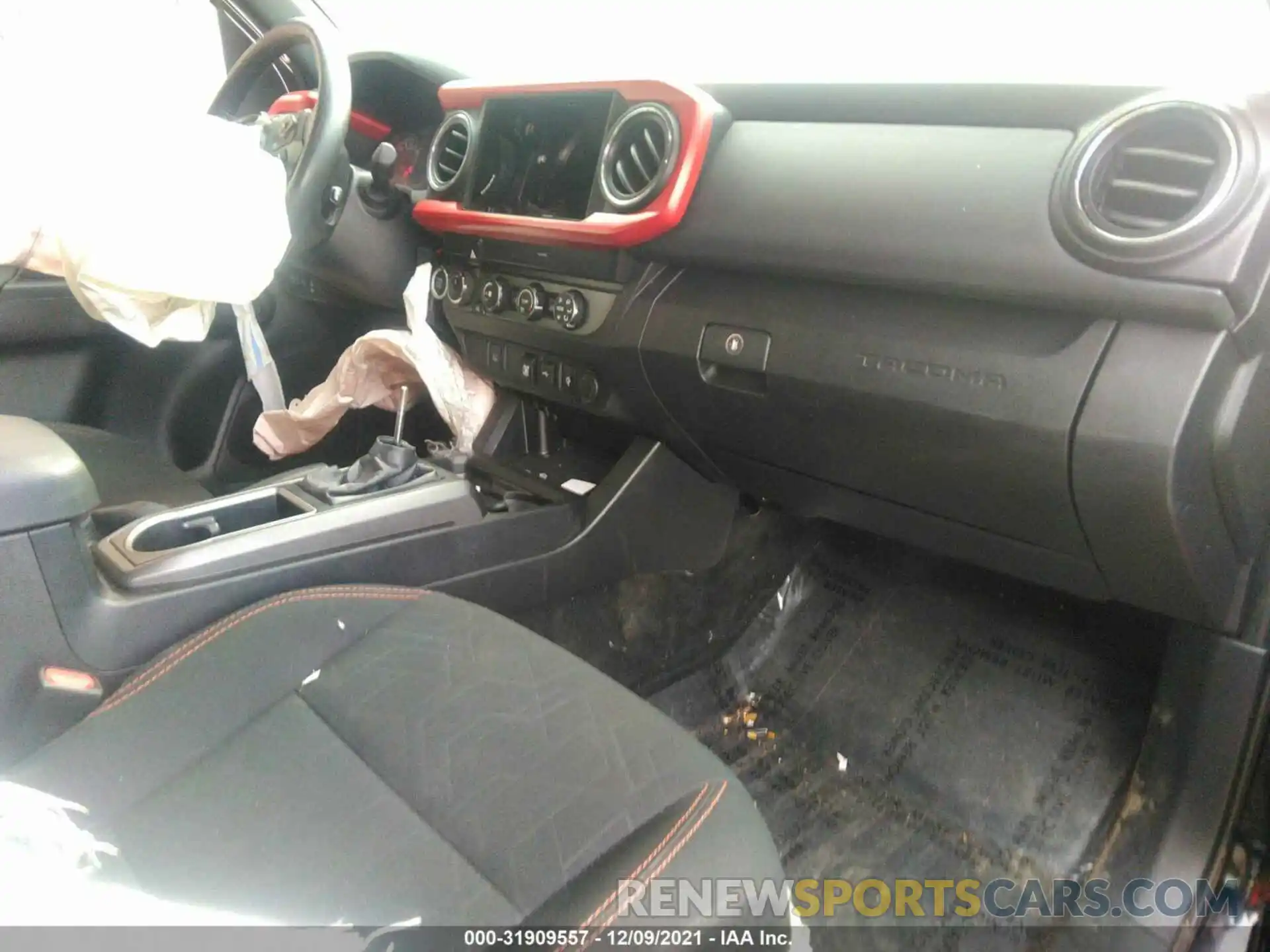 5 Photograph of a damaged car 5TFCZ5ANXLX223099 TOYOTA TACOMA 4WD 2020