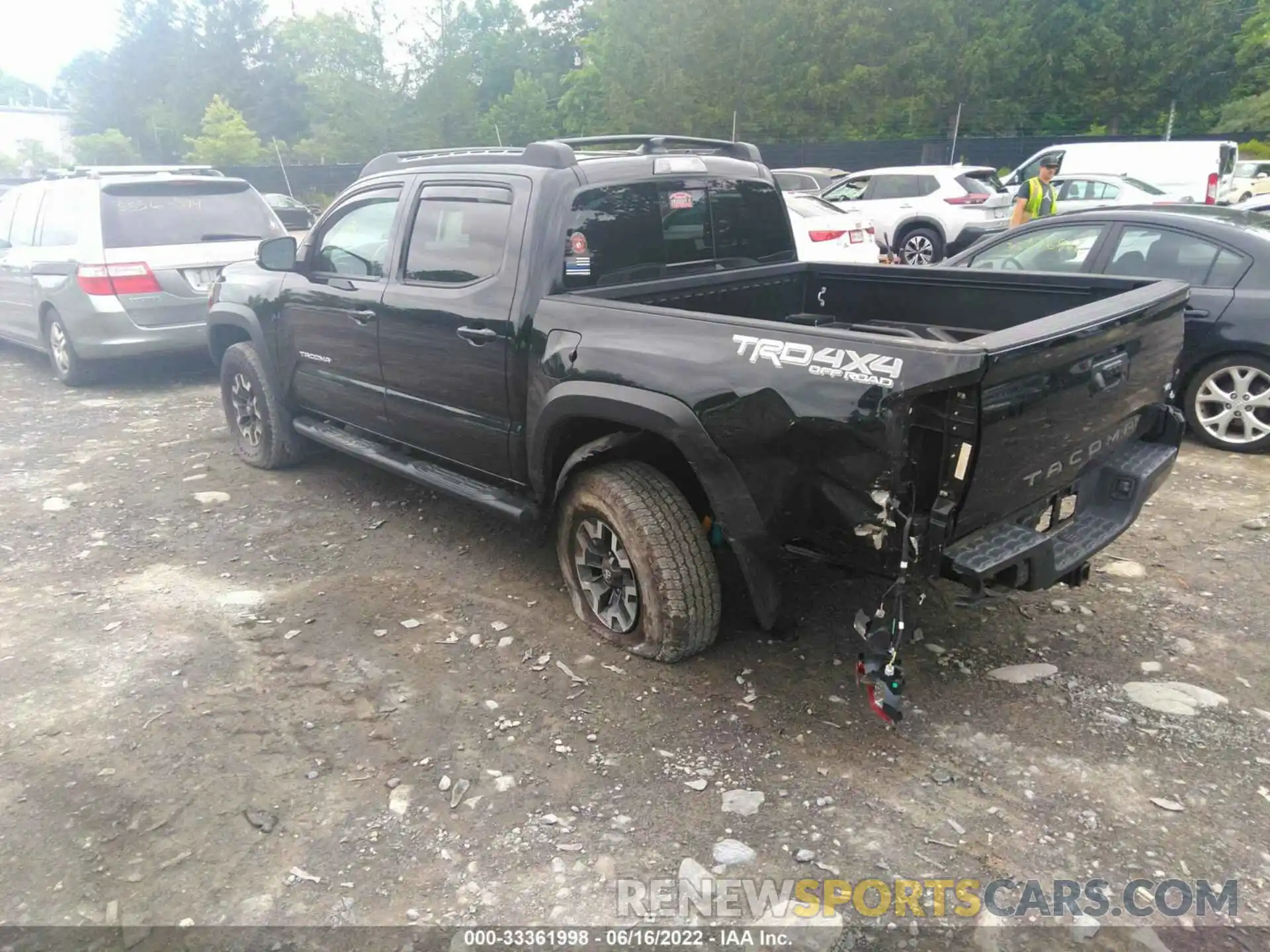 3 Photograph of a damaged car 5TFCZ5ANXLX223281 TOYOTA TACOMA 4WD 2020