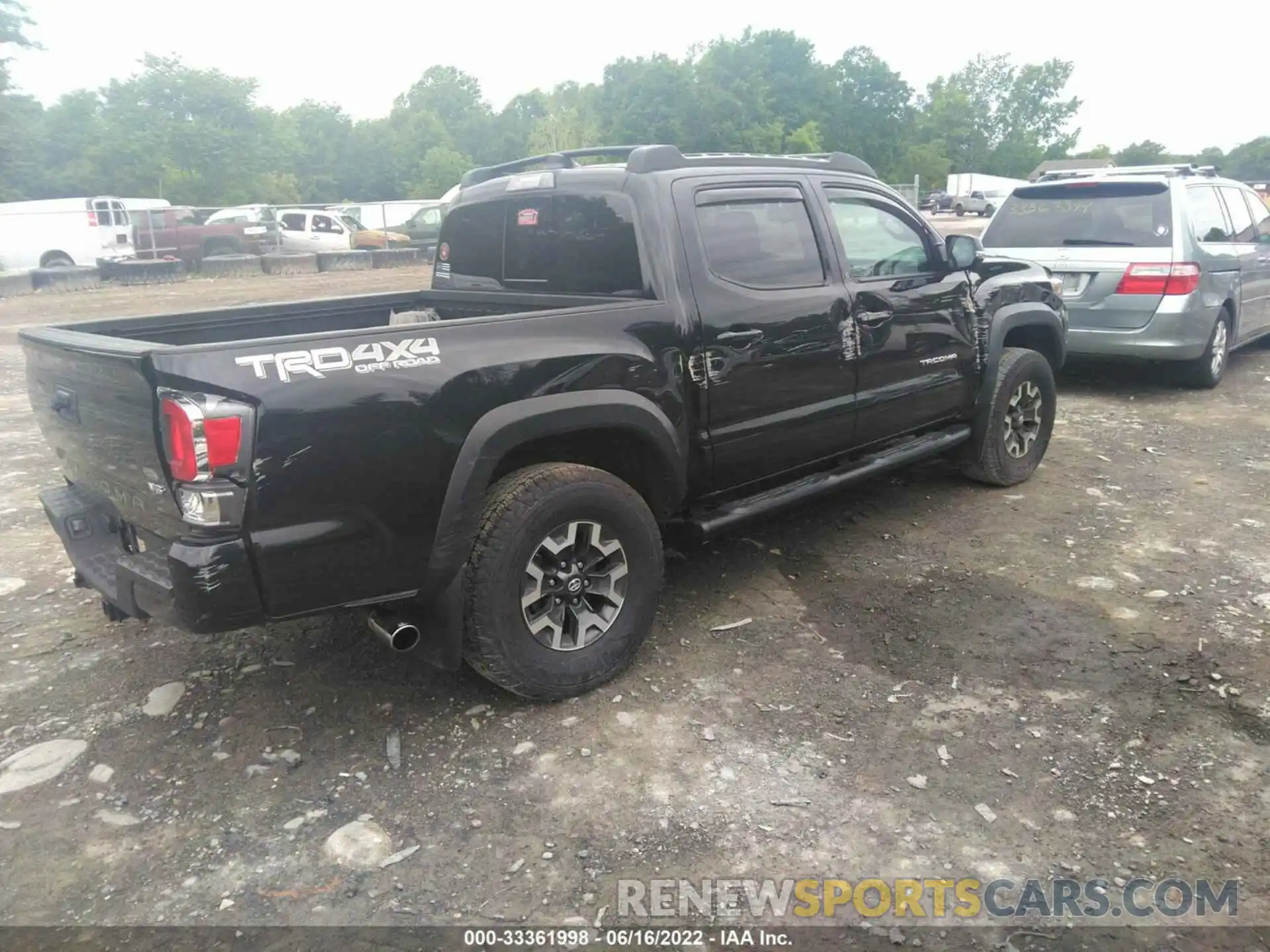 4 Photograph of a damaged car 5TFCZ5ANXLX223281 TOYOTA TACOMA 4WD 2020