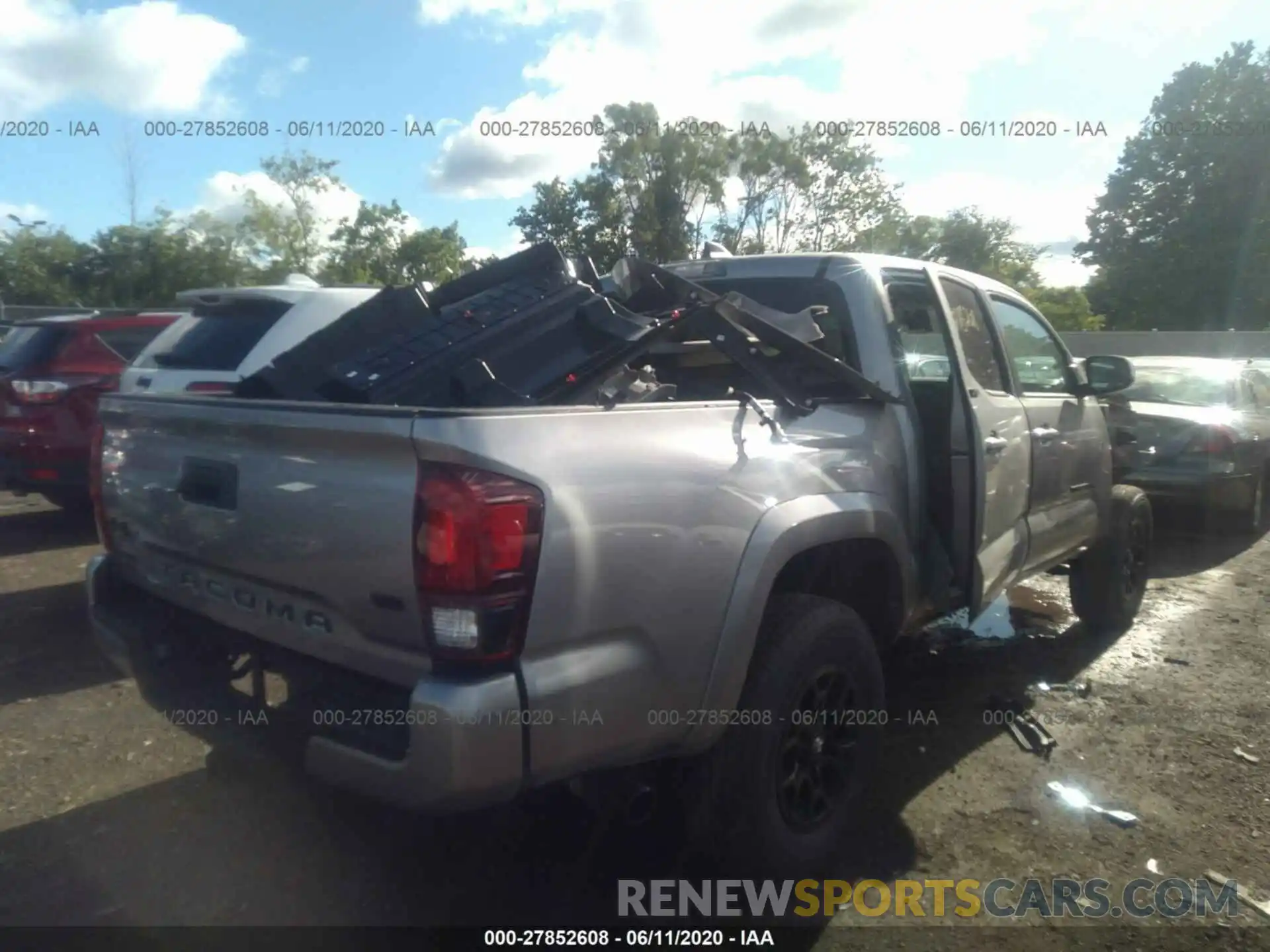 4 Photograph of a damaged car 5TFCZ5ANXLX224981 TOYOTA TACOMA 4WD 2020