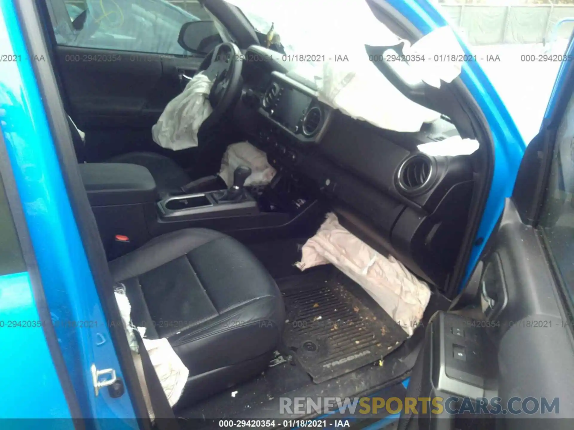 5 Photograph of a damaged car 5TFCZ5ANXLX227962 TOYOTA TACOMA 4WD 2020