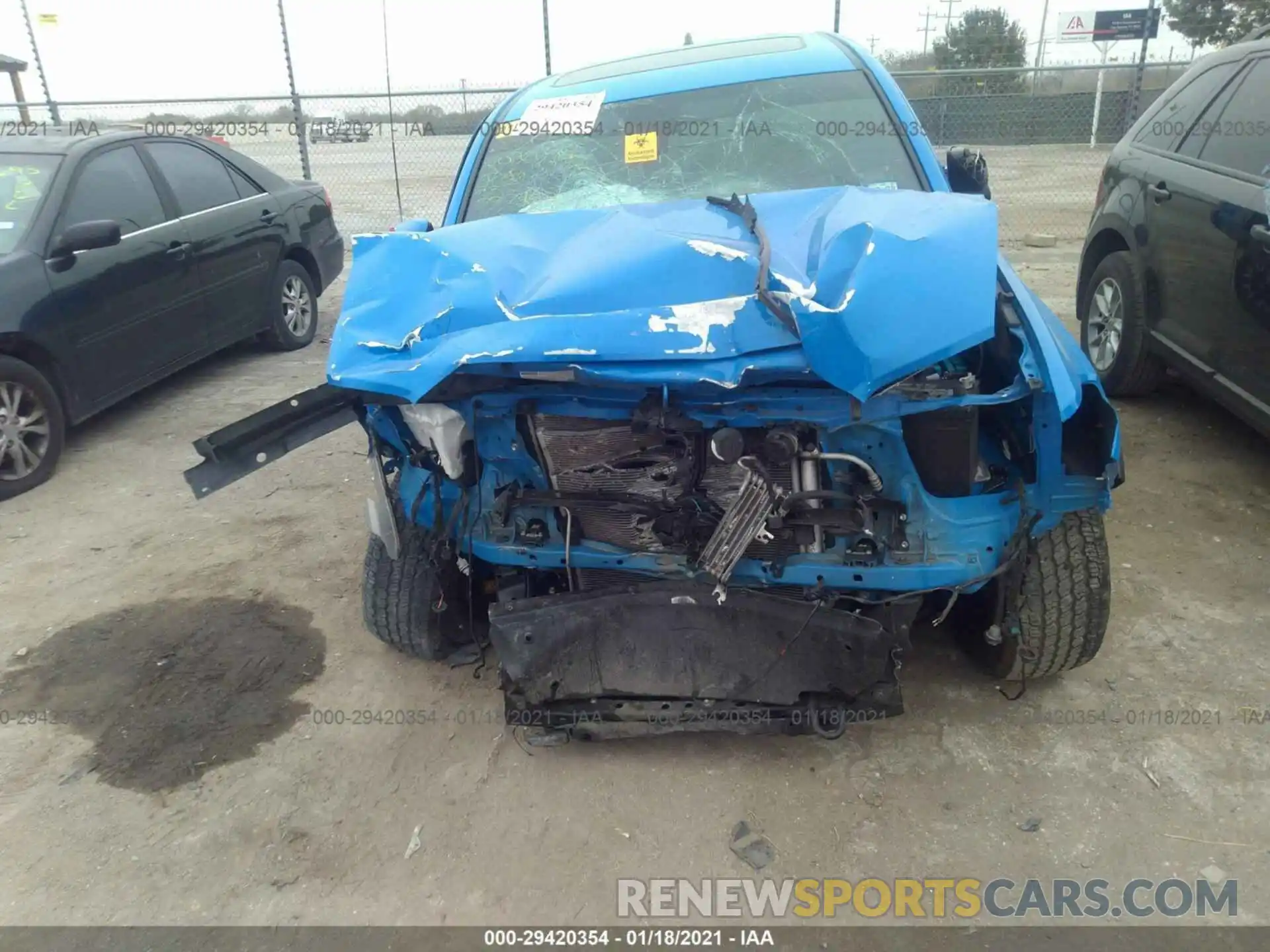 6 Photograph of a damaged car 5TFCZ5ANXLX227962 TOYOTA TACOMA 4WD 2020