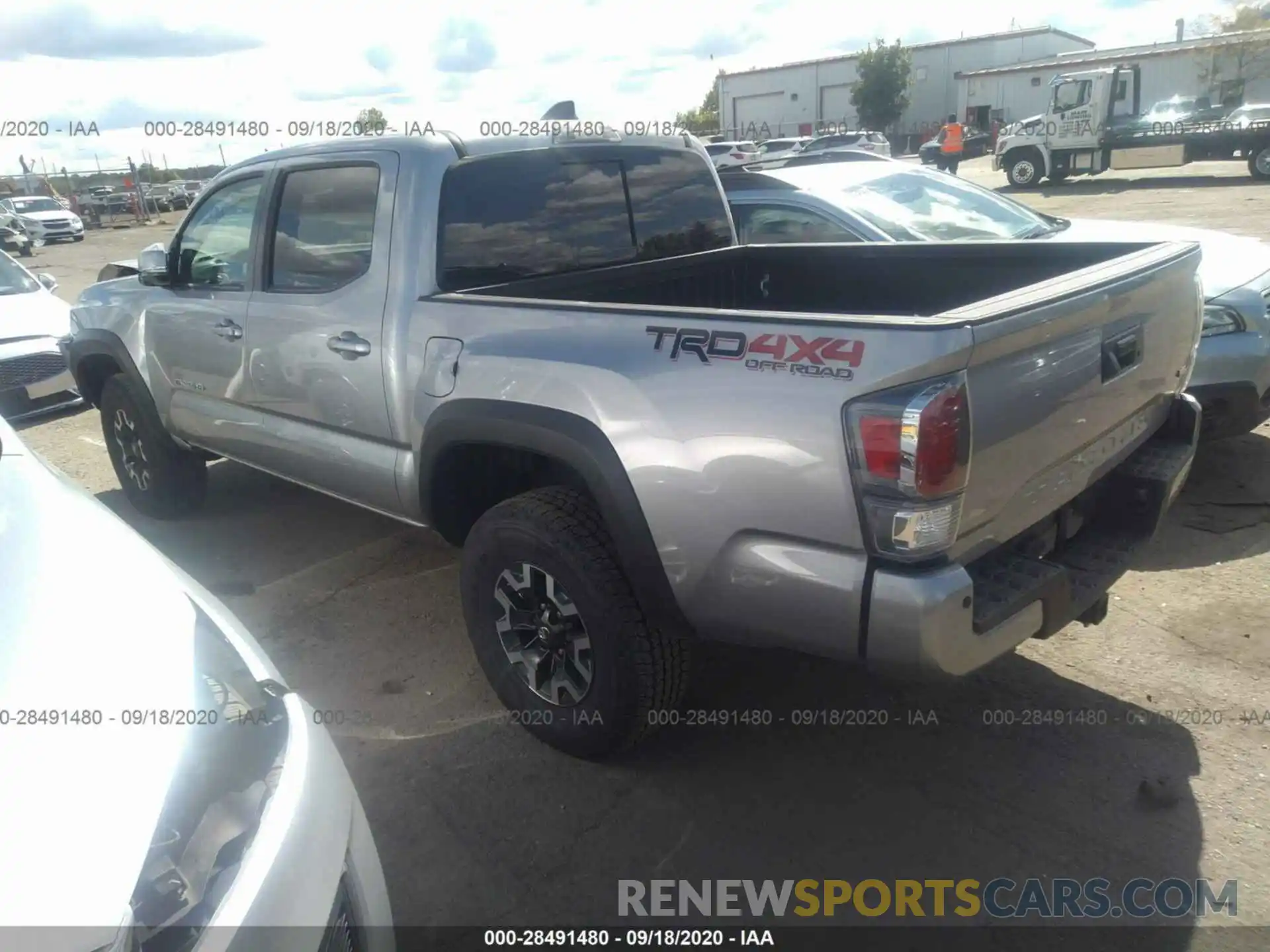 3 Фотография поврежденного автомобиля 5TFCZ5ANXLX229548 TOYOTA TACOMA 4WD 2020