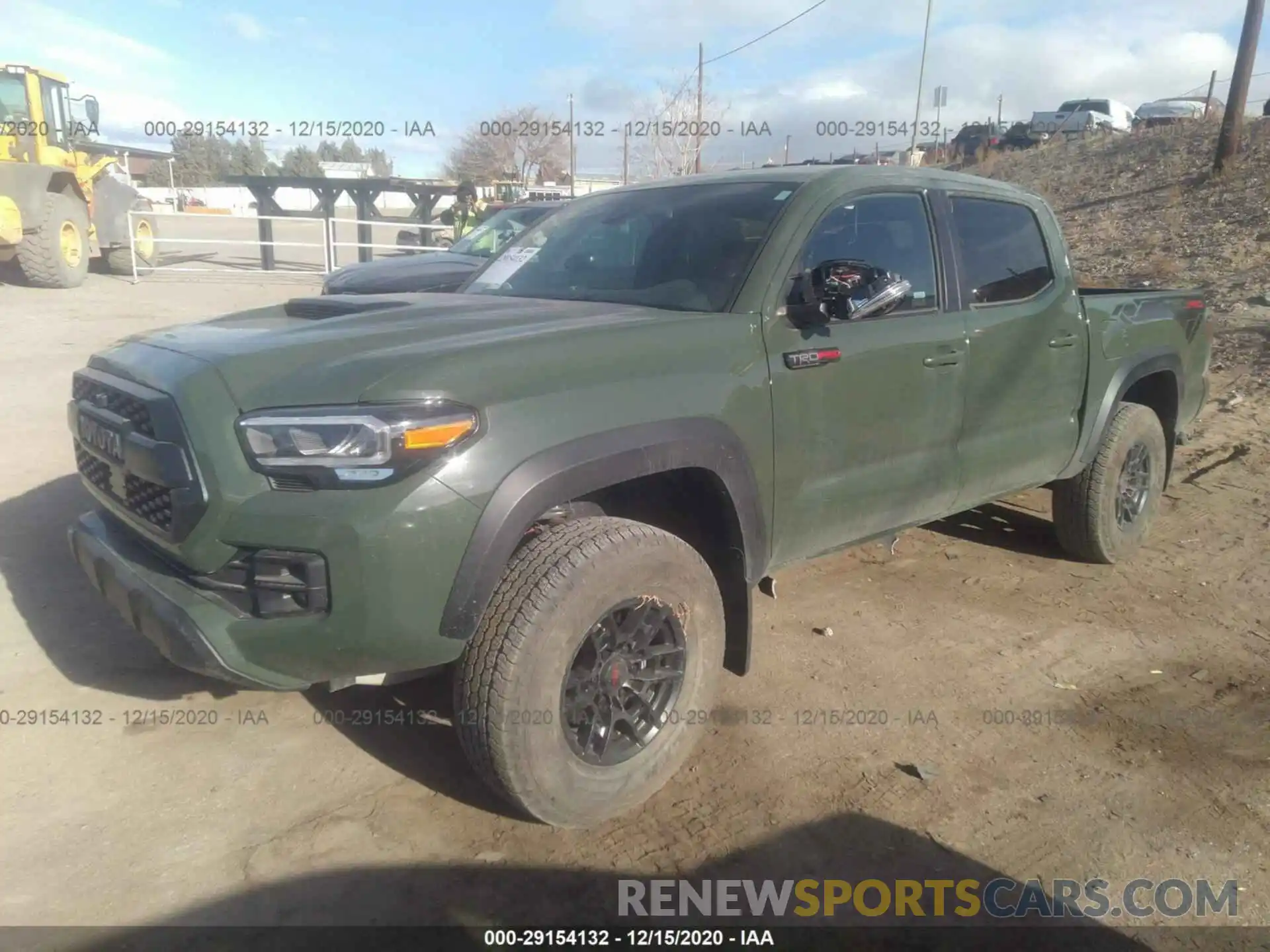 2 Фотография поврежденного автомобиля 5TFCZ5ANXLX230344 TOYOTA TACOMA 4WD 2020