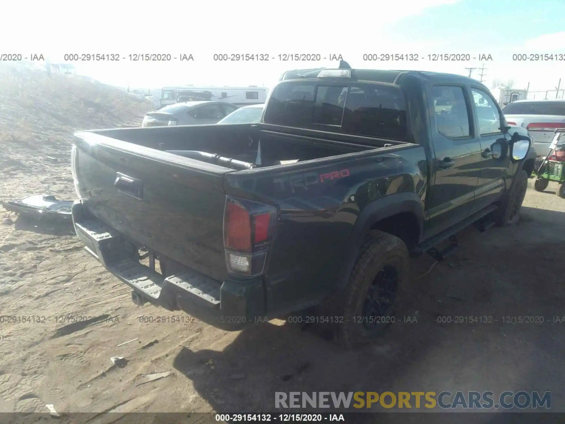 4 Фотография поврежденного автомобиля 5TFCZ5ANXLX230344 TOYOTA TACOMA 4WD 2020