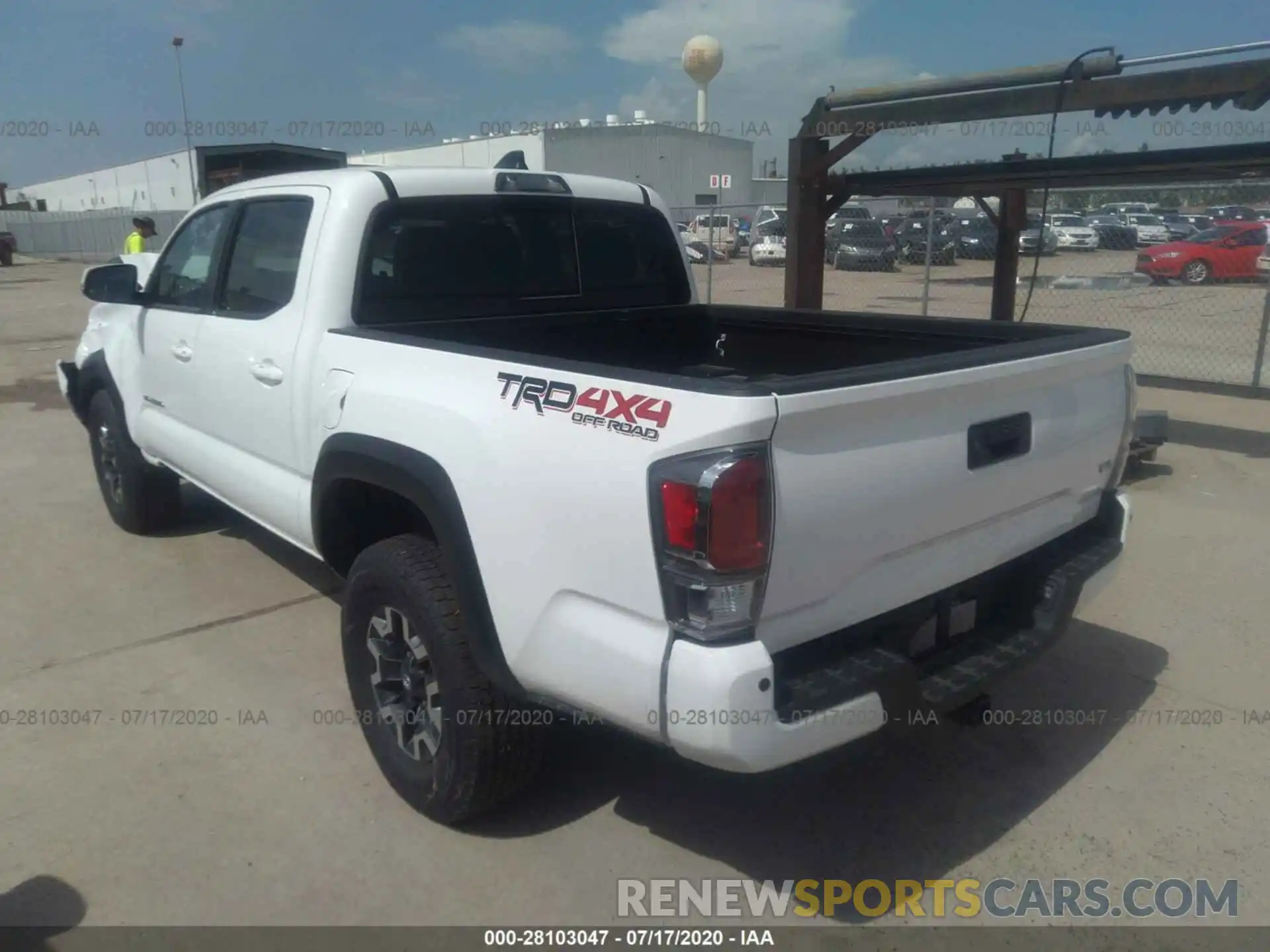 3 Photograph of a damaged car 5TFCZ5ANXLX230490 TOYOTA TACOMA 4WD 2020