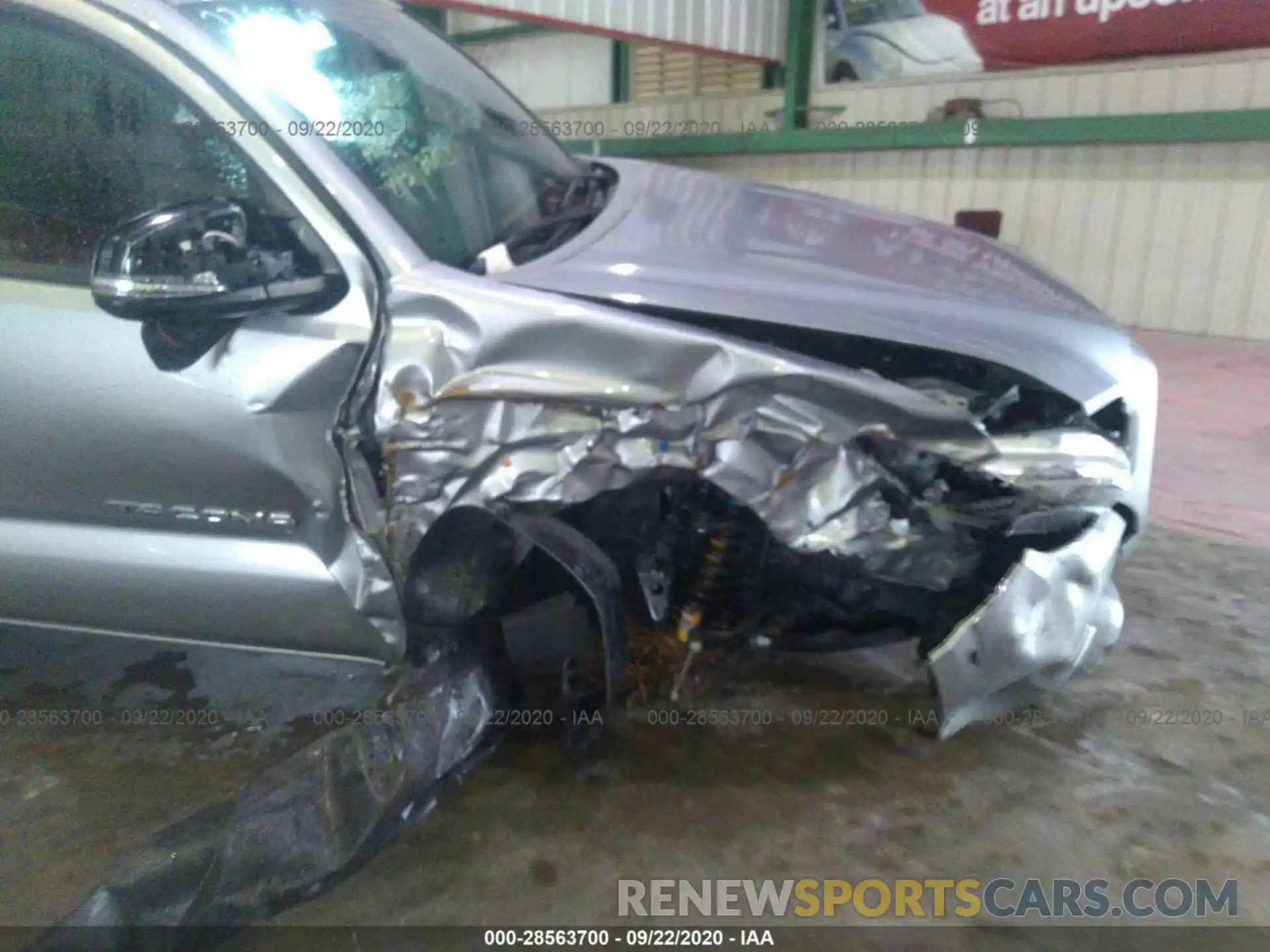 6 Photograph of a damaged car 5TFCZ5ANXLX230537 TOYOTA TACOMA 4WD 2020