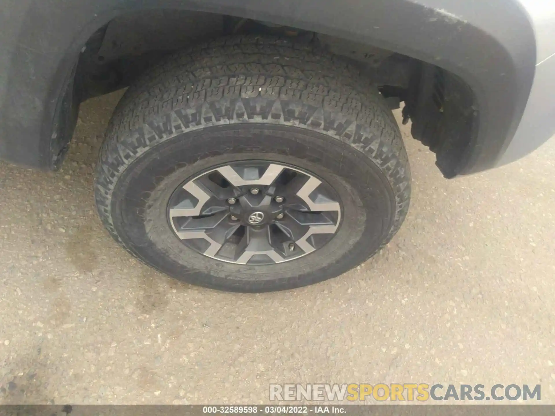 15 Фотография поврежденного автомобиля 5TFCZ5ANXLX231199 TOYOTA TACOMA 4WD 2020