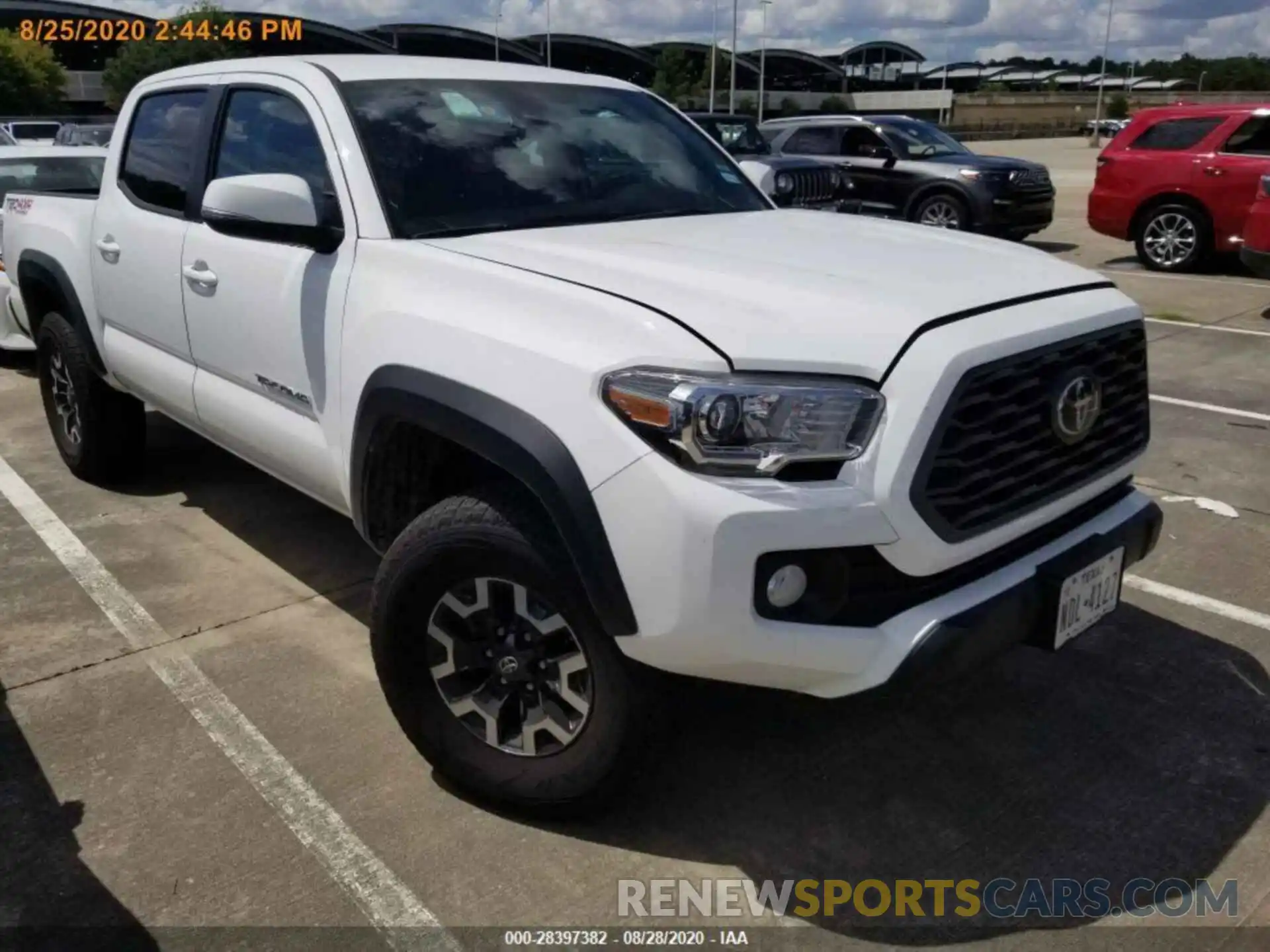 15 Photograph of a damaged car 5TFCZ5ANXLX231364 TOYOTA TACOMA 4WD 2020