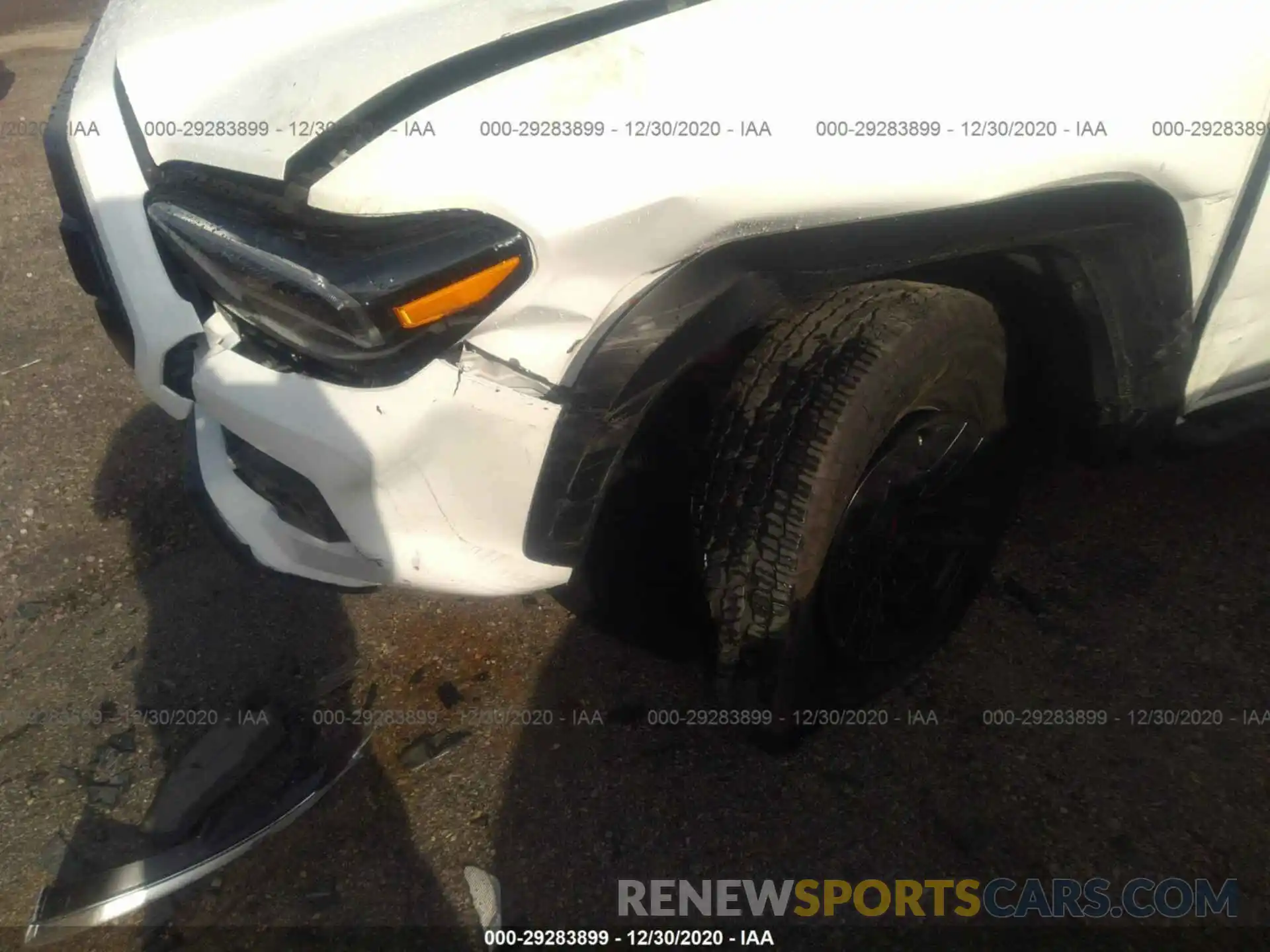 6 Photograph of a damaged car 5TFCZ5ANXLX231879 TOYOTA TACOMA 4WD 2020