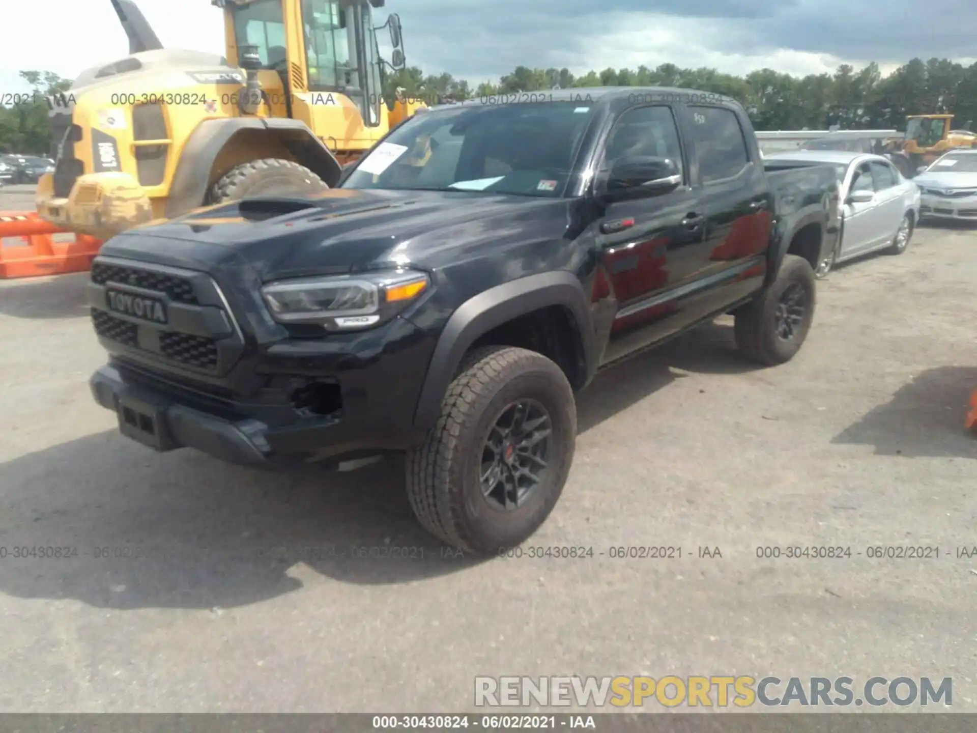 2 Фотография поврежденного автомобиля 5TFCZ5ANXLX235737 TOYOTA TACOMA 4WD 2020