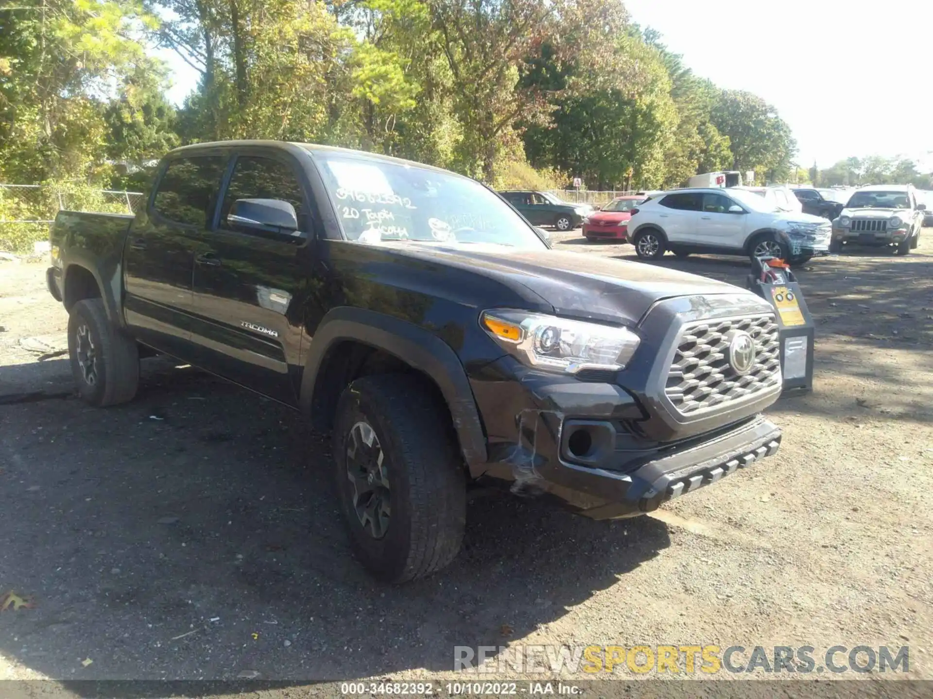 1 Фотография поврежденного автомобиля 5TFCZ5ANXLX237066 TOYOTA TACOMA 4WD 2020