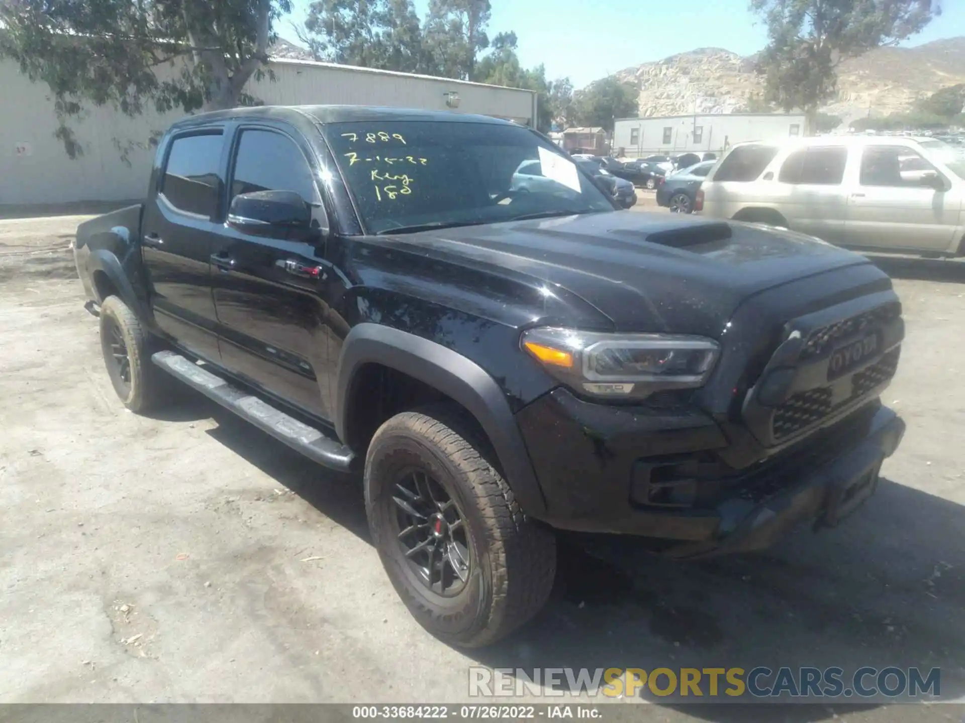 1 Photograph of a damaged car 5TFCZ5ANXLX237889 TOYOTA TACOMA 4WD 2020