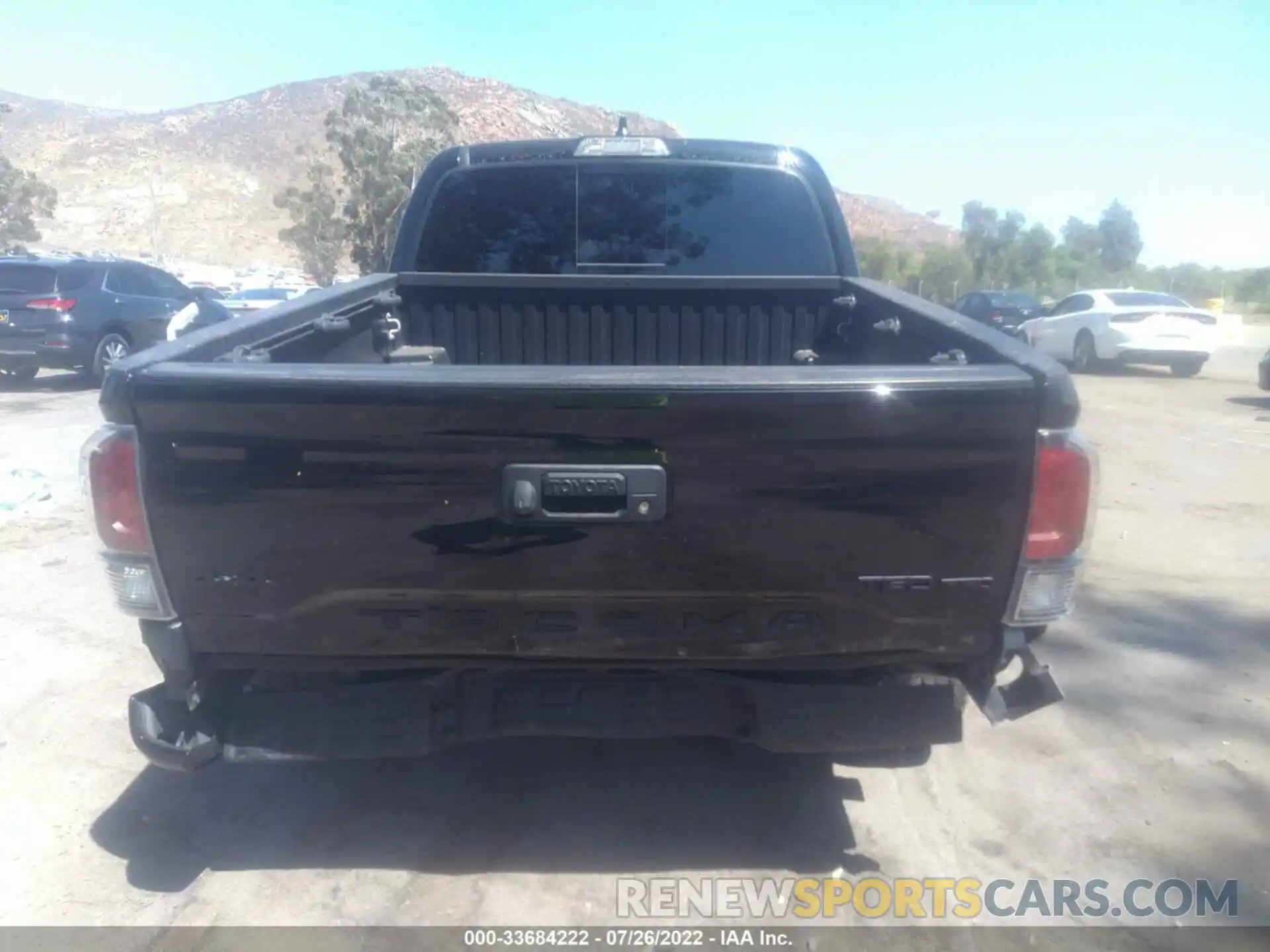 6 Photograph of a damaged car 5TFCZ5ANXLX237889 TOYOTA TACOMA 4WD 2020