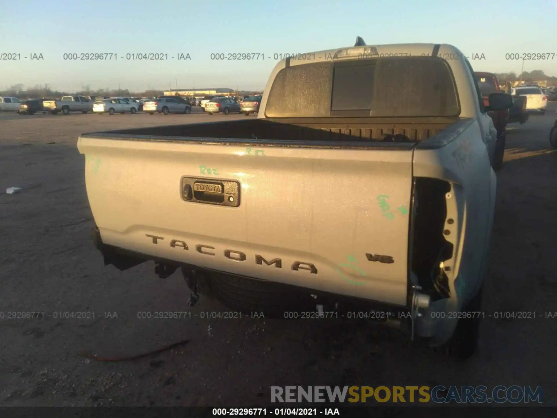 6 Фотография поврежденного автомобиля 5TFCZ5ANXLX240825 TOYOTA TACOMA 4WD 2020