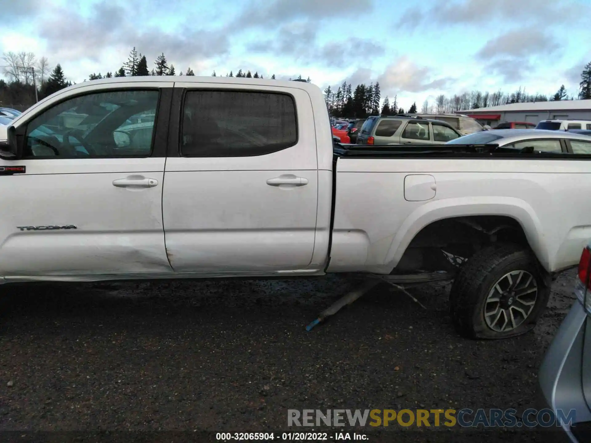 6 Photograph of a damaged car 5TFDZ5BN0LX052253 TOYOTA TACOMA 4WD 2020