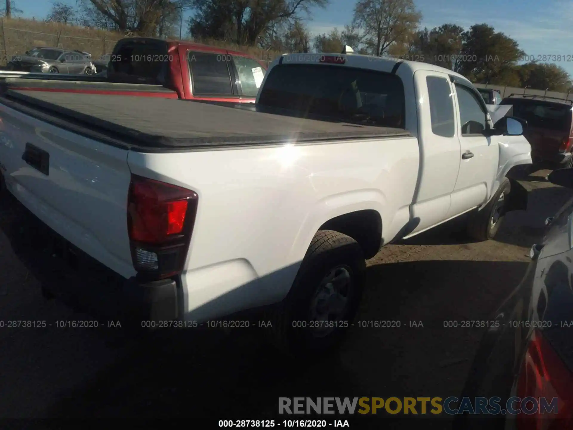 4 Photograph of a damaged car 5TFSX5EN4LX073311 TOYOTA TACOMA 4WD 2020