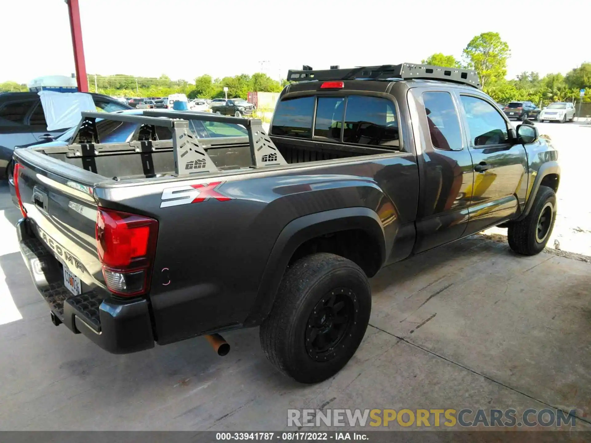 4 Photograph of a damaged car 5TFSX5EN5LX072457 TOYOTA TACOMA 4WD 2020