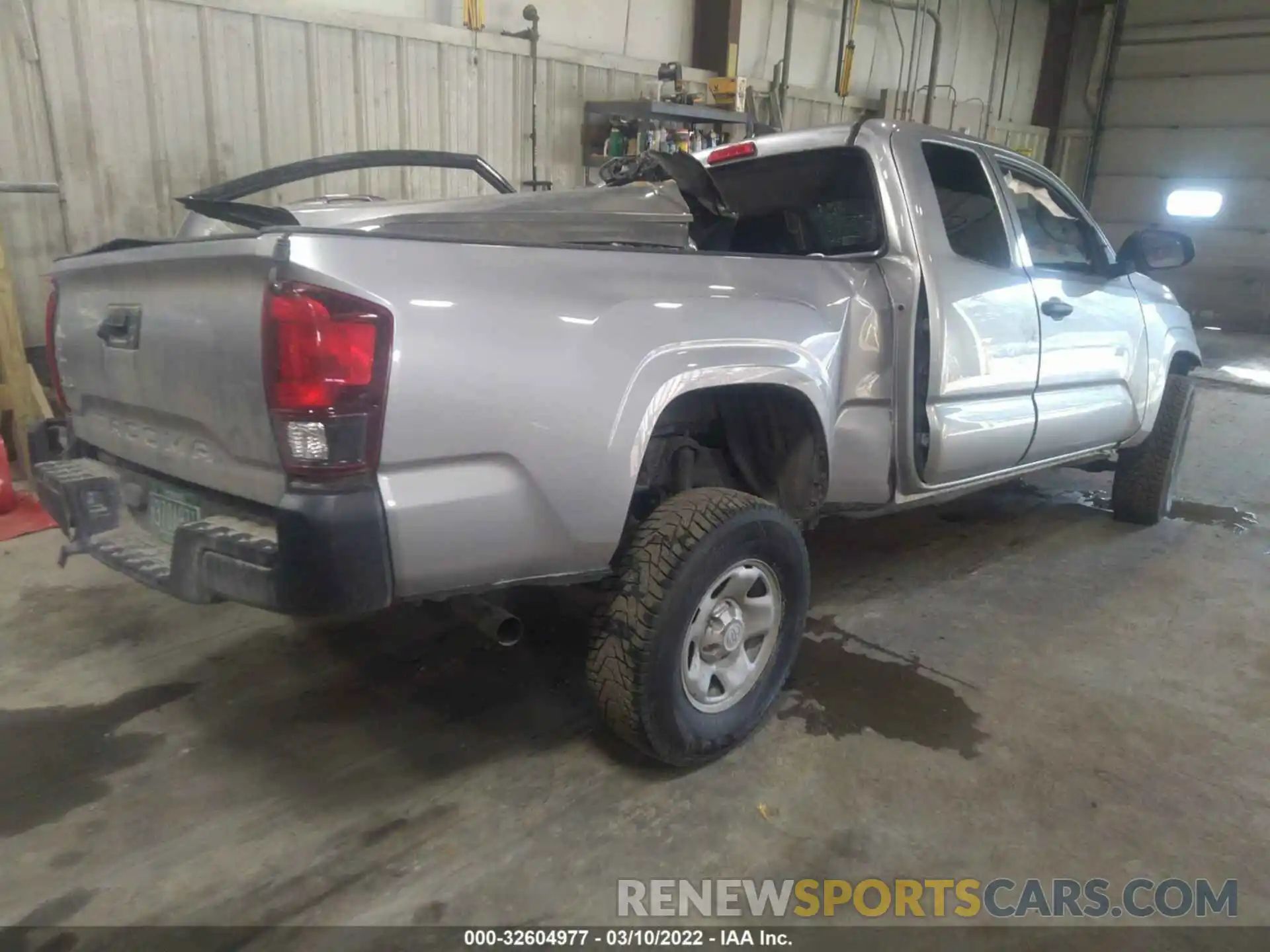 4 Photograph of a damaged car 5TFSX5EN6LX071141 TOYOTA TACOMA 4WD 2020