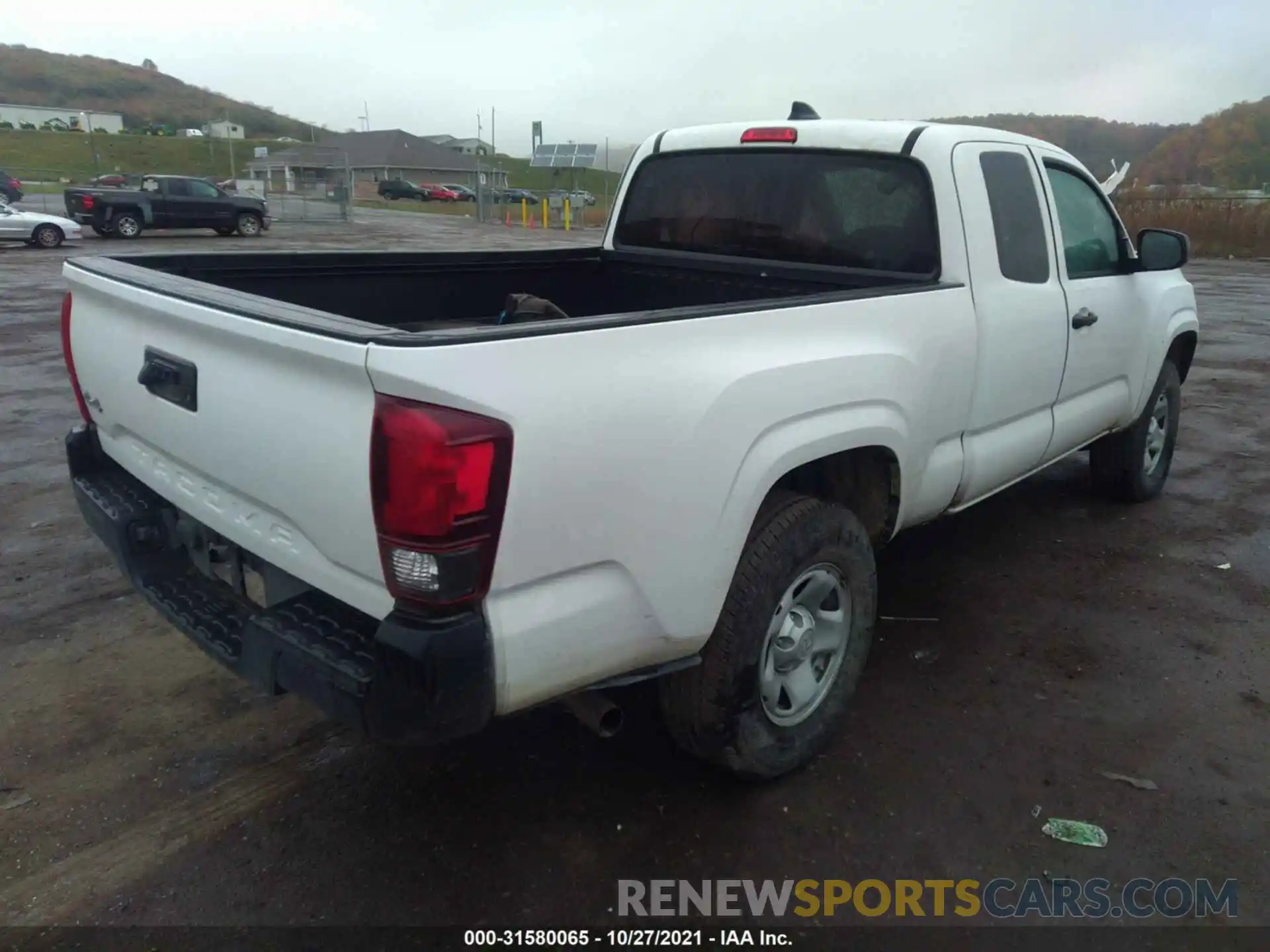 4 Photograph of a damaged car 5TFSX5EN8LX071108 TOYOTA TACOMA 4WD 2020