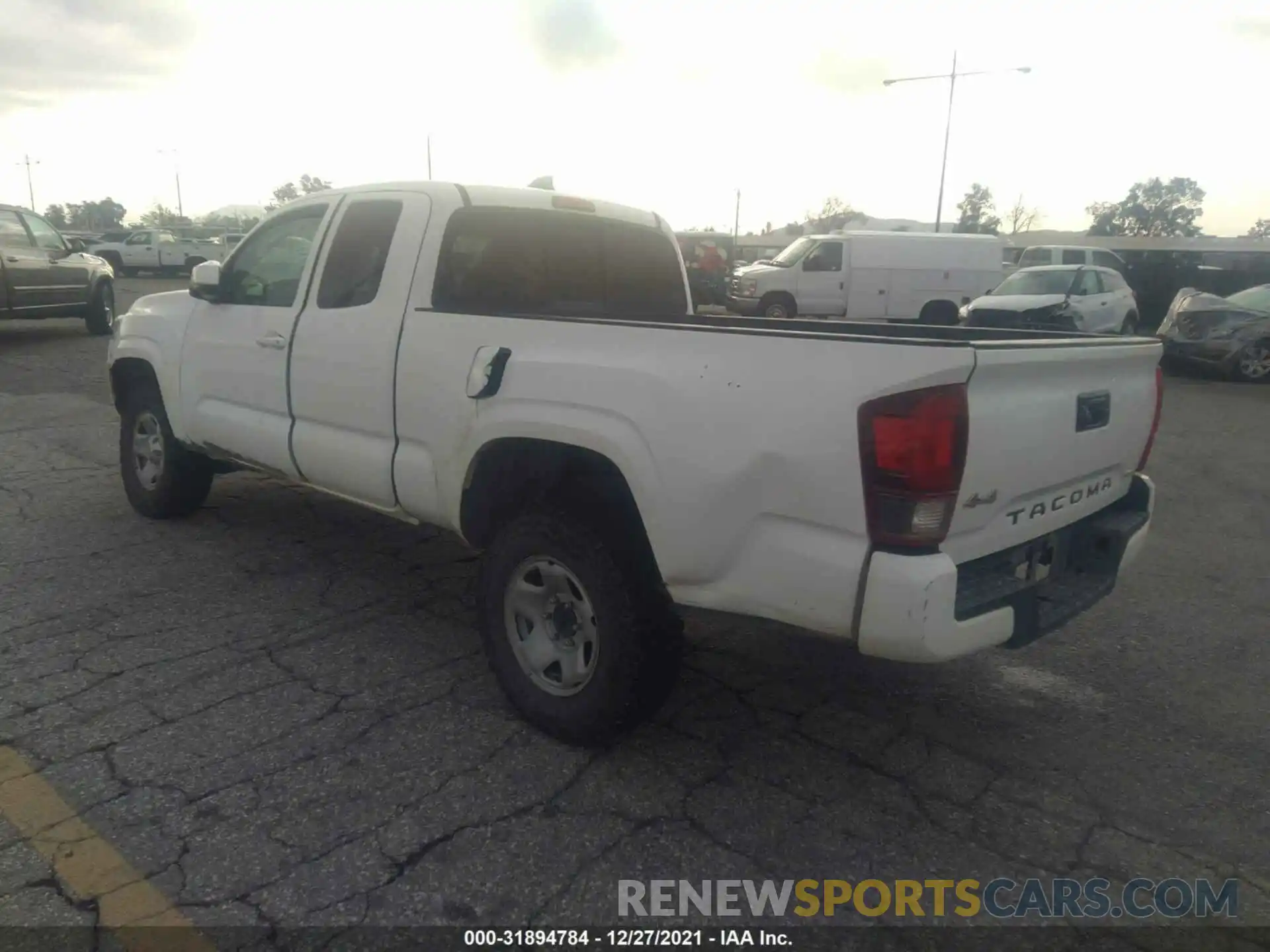 3 Photograph of a damaged car 5TFSX5EN8LX072145 TOYOTA TACOMA 4WD 2020