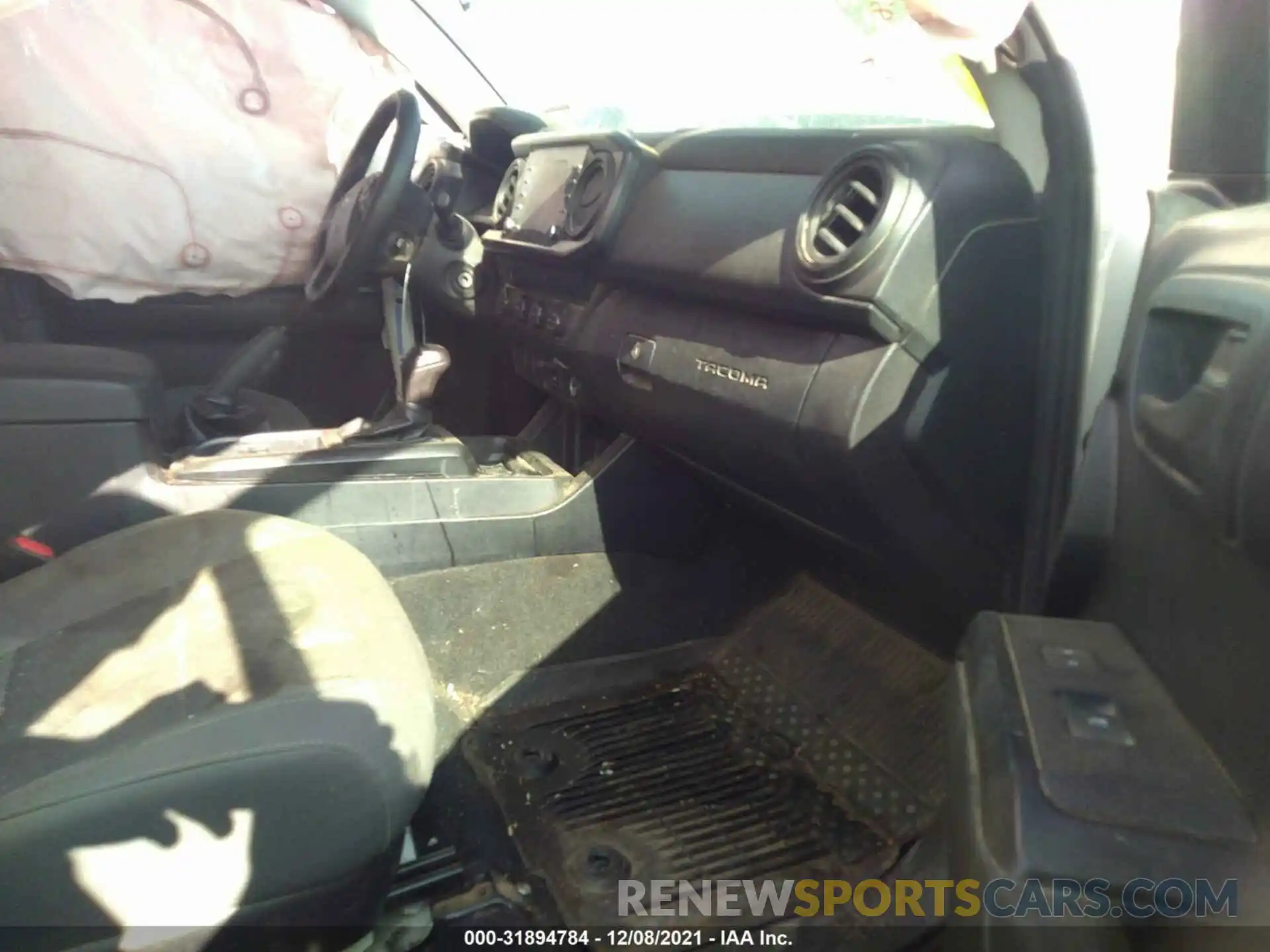 5 Photograph of a damaged car 5TFSX5EN8LX072145 TOYOTA TACOMA 4WD 2020