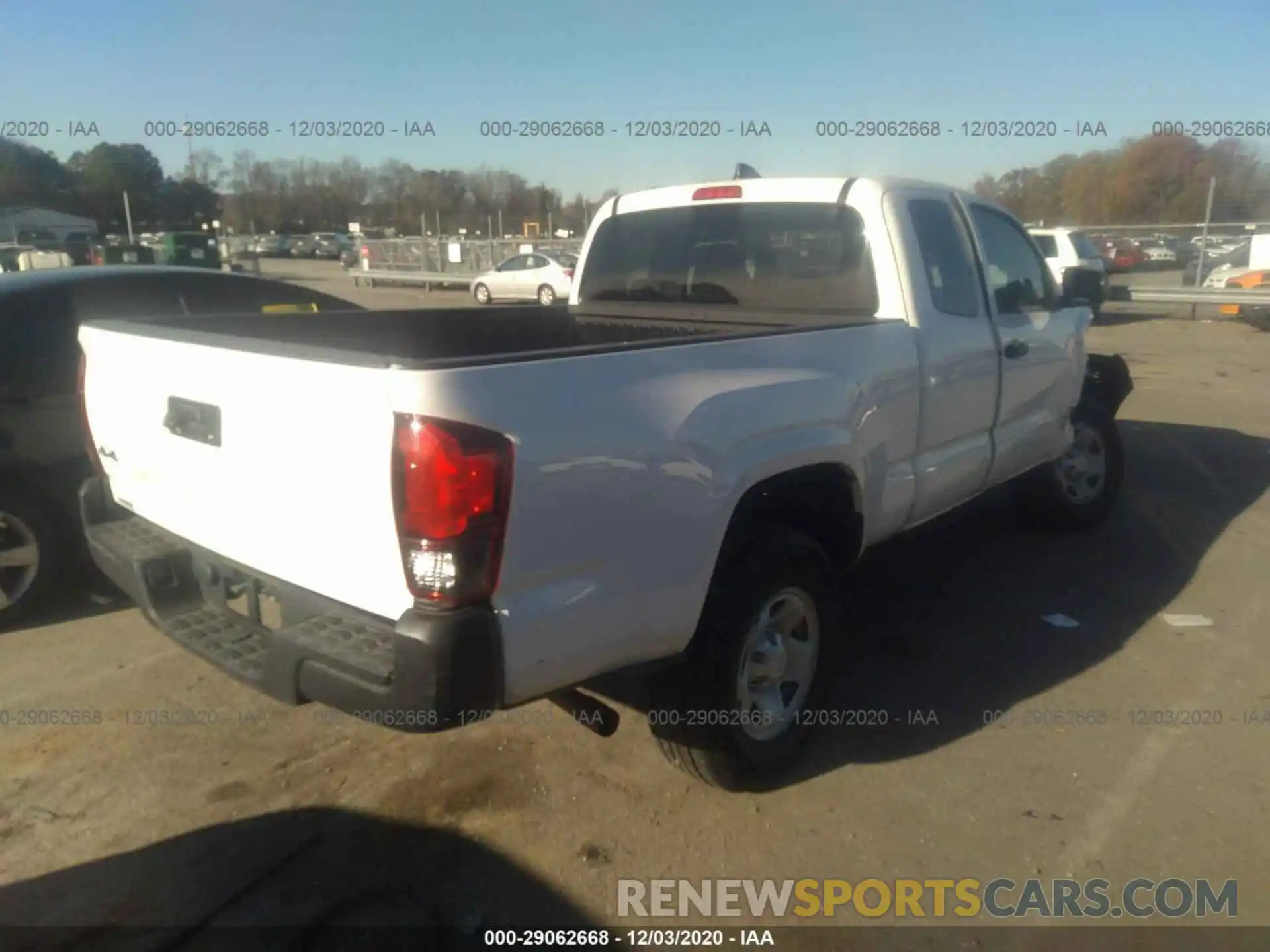 4 Photograph of a damaged car 5TFSX5EN8LX072629 TOYOTA TACOMA 4WD 2020