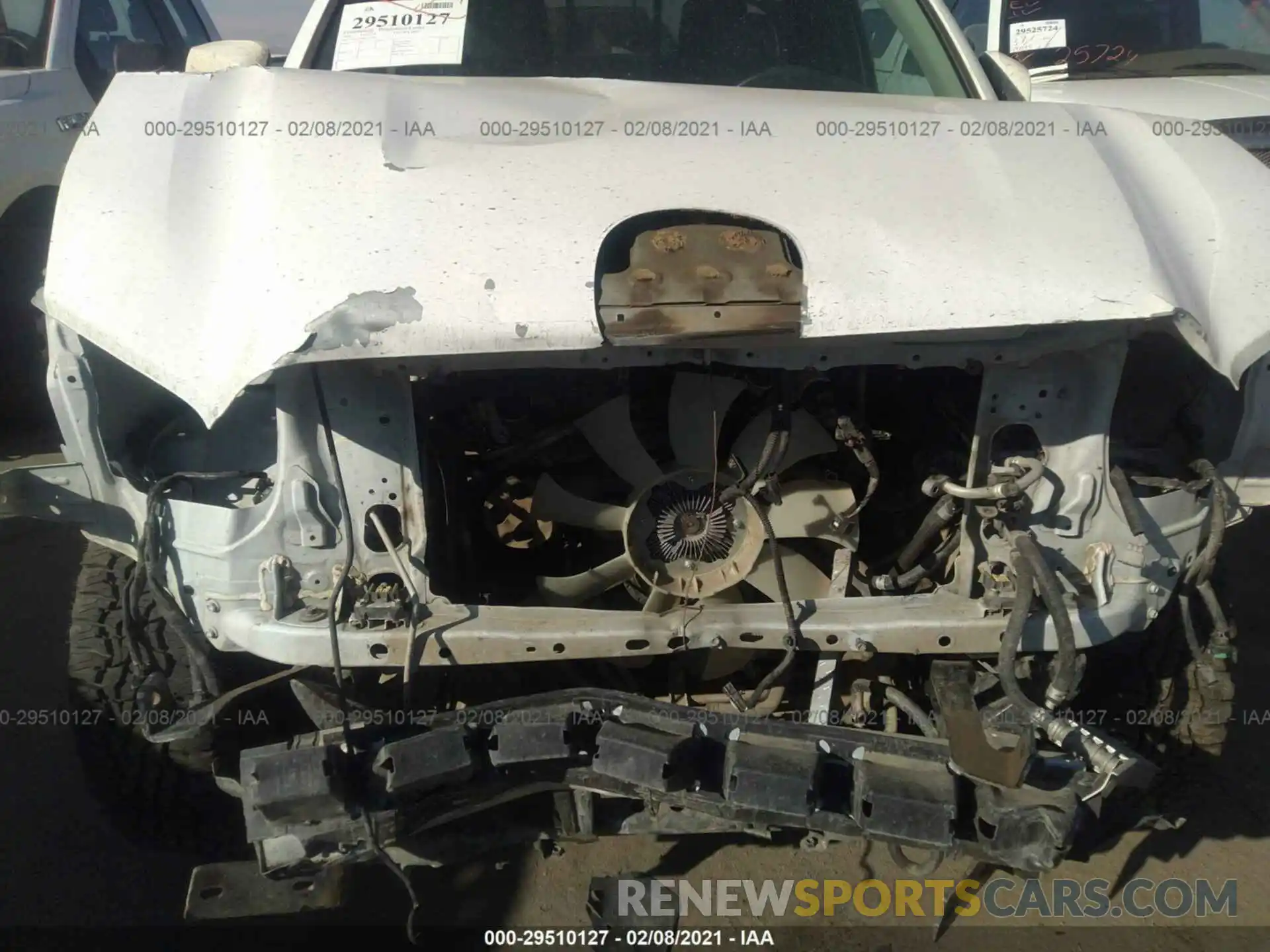 6 Фотография поврежденного автомобиля 5TFSZ5AN0LX226749 TOYOTA TACOMA 4WD 2020