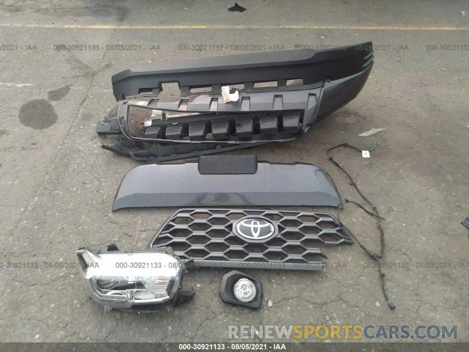 12 Photograph of a damaged car 5TFSZ5AN1LX215128 TOYOTA TACOMA 4WD 2020