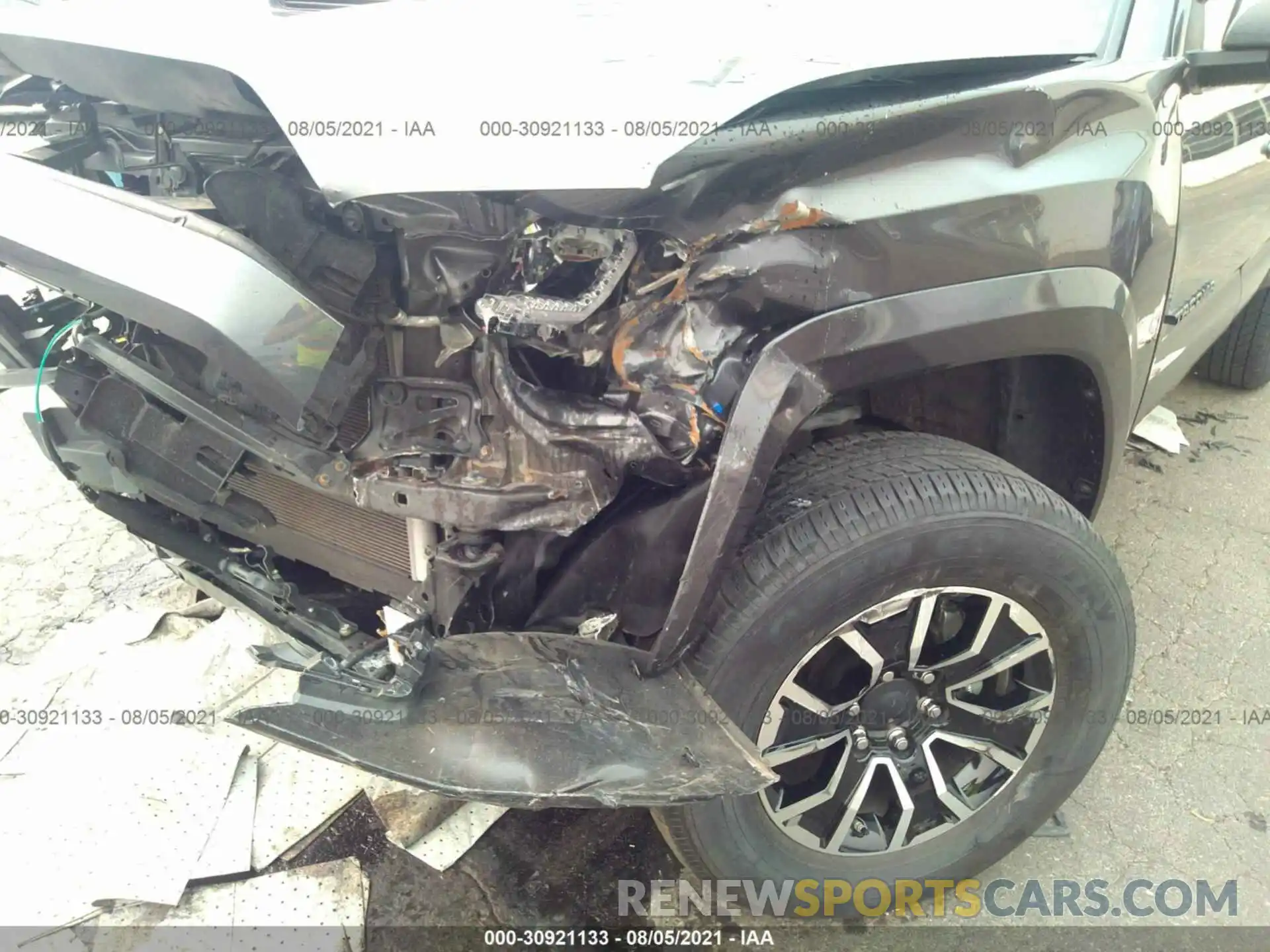 6 Photograph of a damaged car 5TFSZ5AN1LX215128 TOYOTA TACOMA 4WD 2020