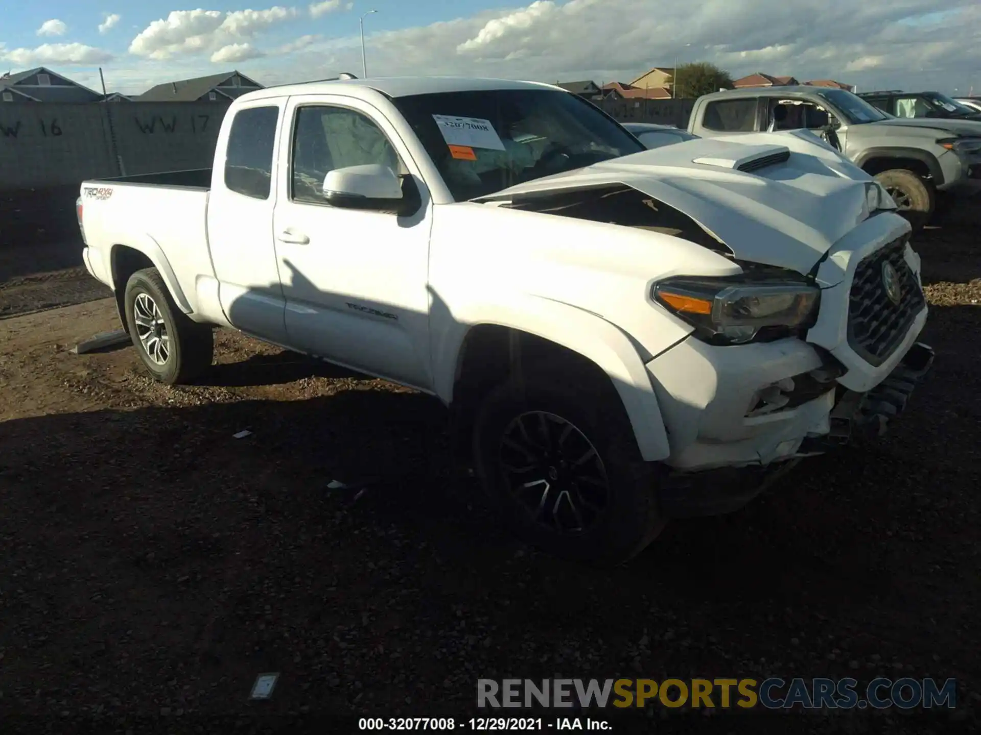 1 Photograph of a damaged car 5TFSZ5AN1LX215260 TOYOTA TACOMA 4WD 2020