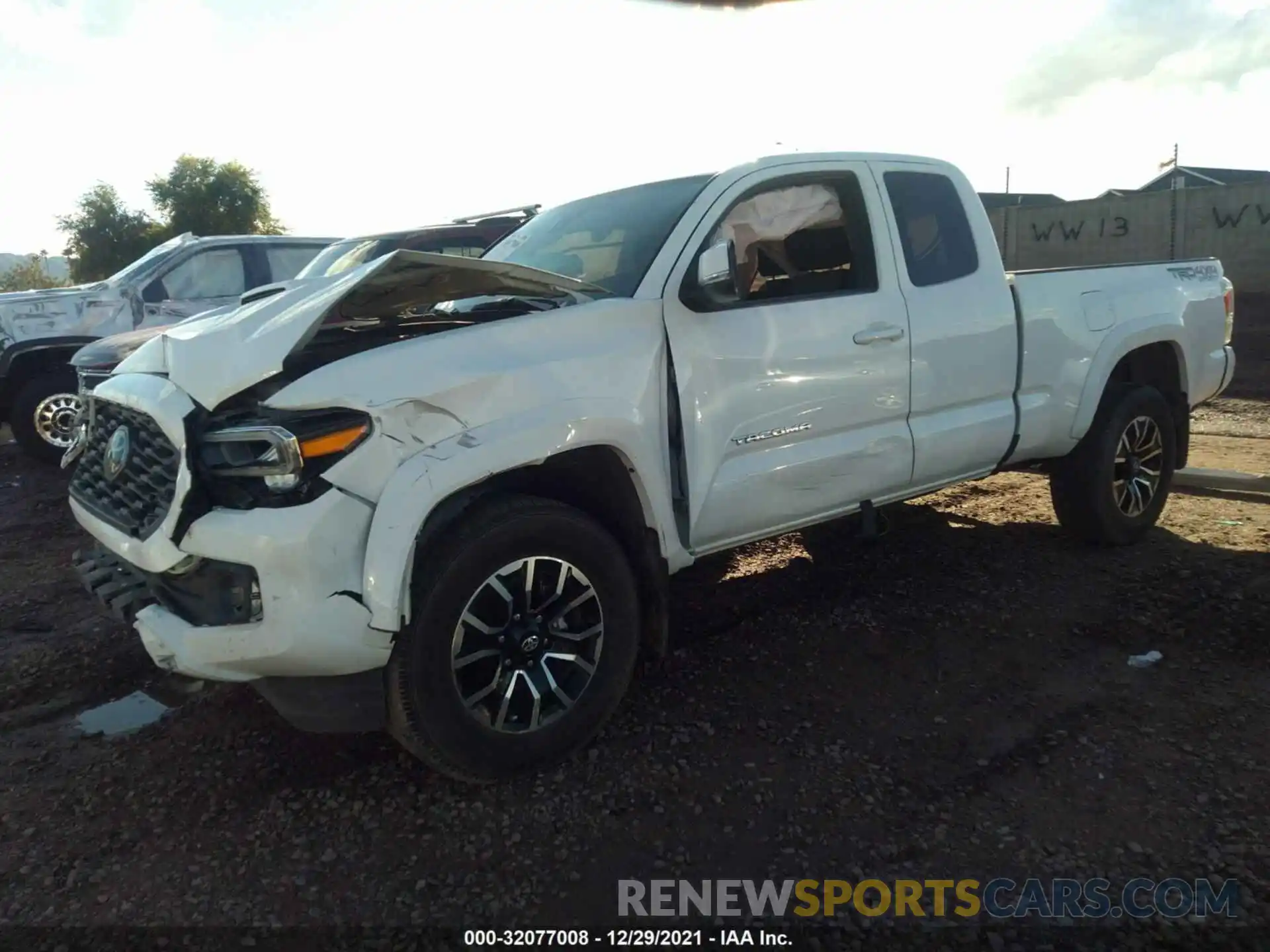 2 Photograph of a damaged car 5TFSZ5AN1LX215260 TOYOTA TACOMA 4WD 2020