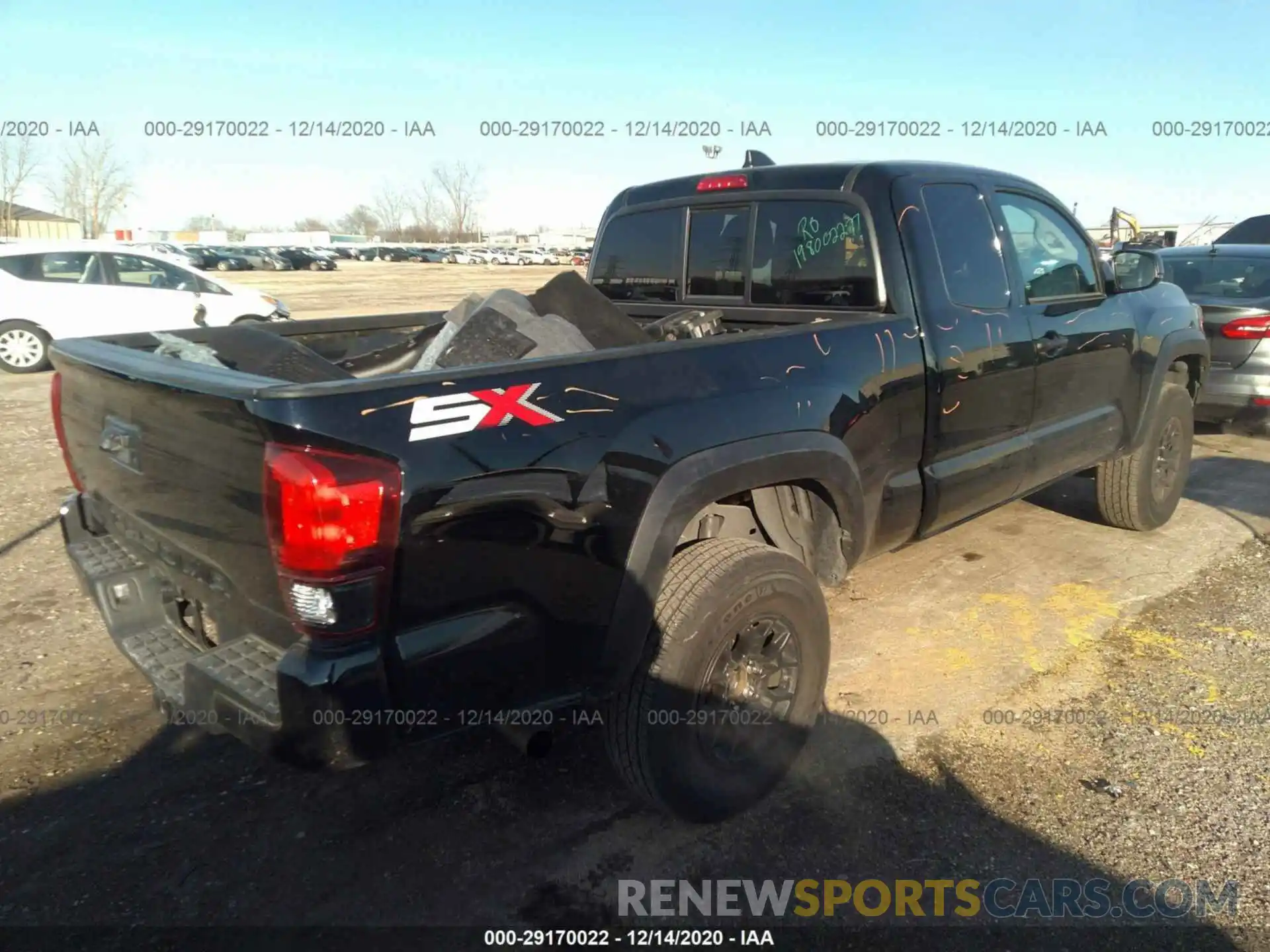 4 Photograph of a damaged car 5TFSZ5AN1LX217123 TOYOTA TACOMA 4WD 2020