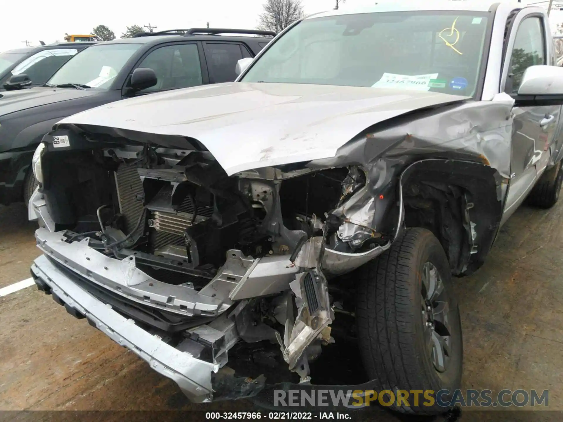 6 Photograph of a damaged car 5TFSZ5AN2LX225165 TOYOTA TACOMA 4WD 2020