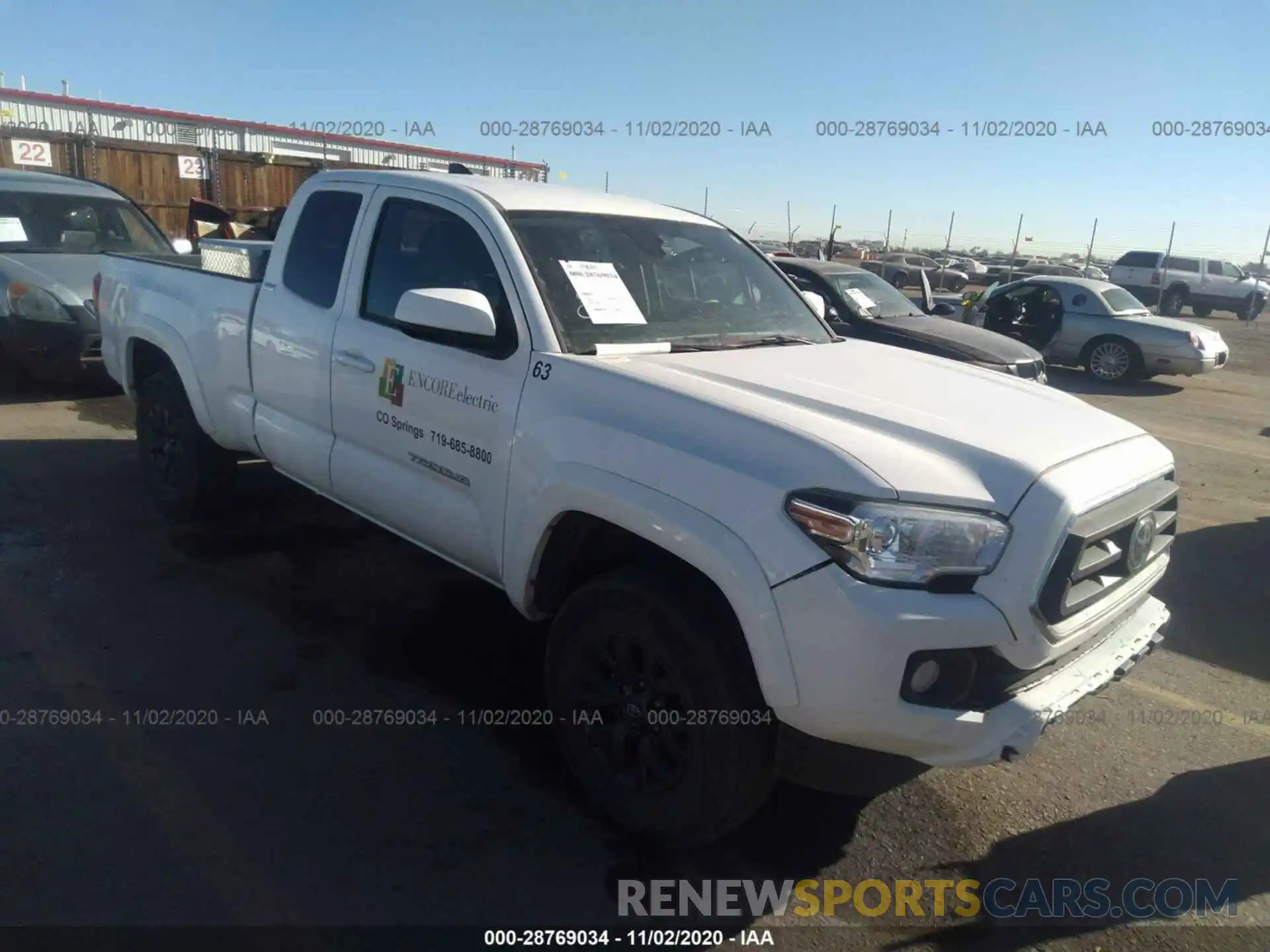 1 Фотография поврежденного автомобиля 5TFSZ5AN4LX225944 TOYOTA TACOMA 4WD 2020