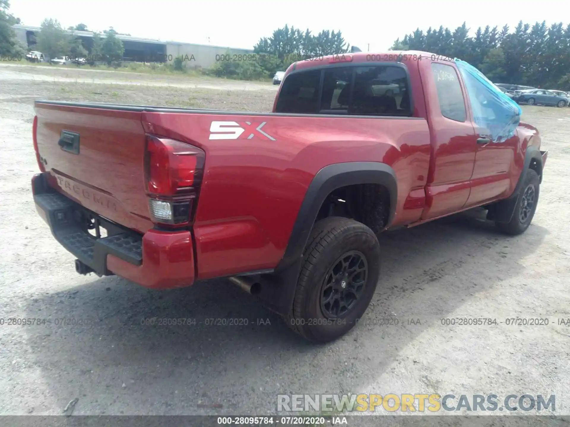 4 Photograph of a damaged car 5TFSZ5AN5LX221921 TOYOTA TACOMA 4WD 2020