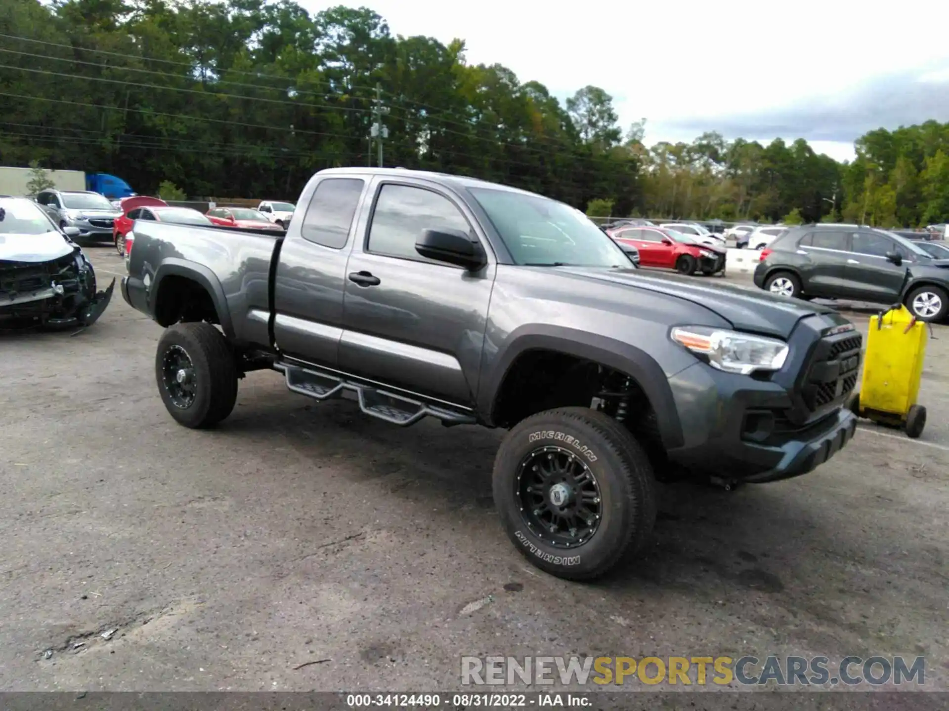 1 Фотография поврежденного автомобиля 5TFSZ5AN6LX222088 TOYOTA TACOMA 4WD 2020