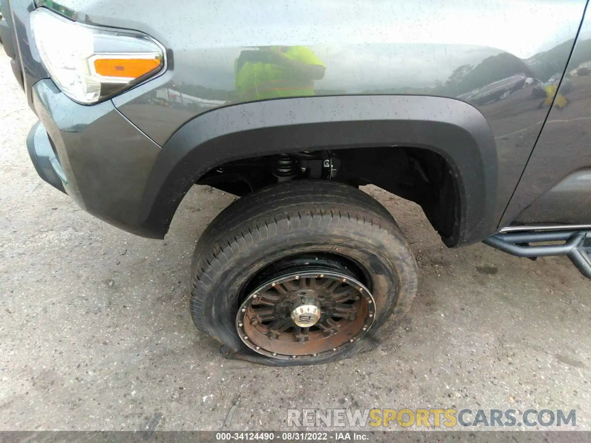 6 Фотография поврежденного автомобиля 5TFSZ5AN6LX222088 TOYOTA TACOMA 4WD 2020