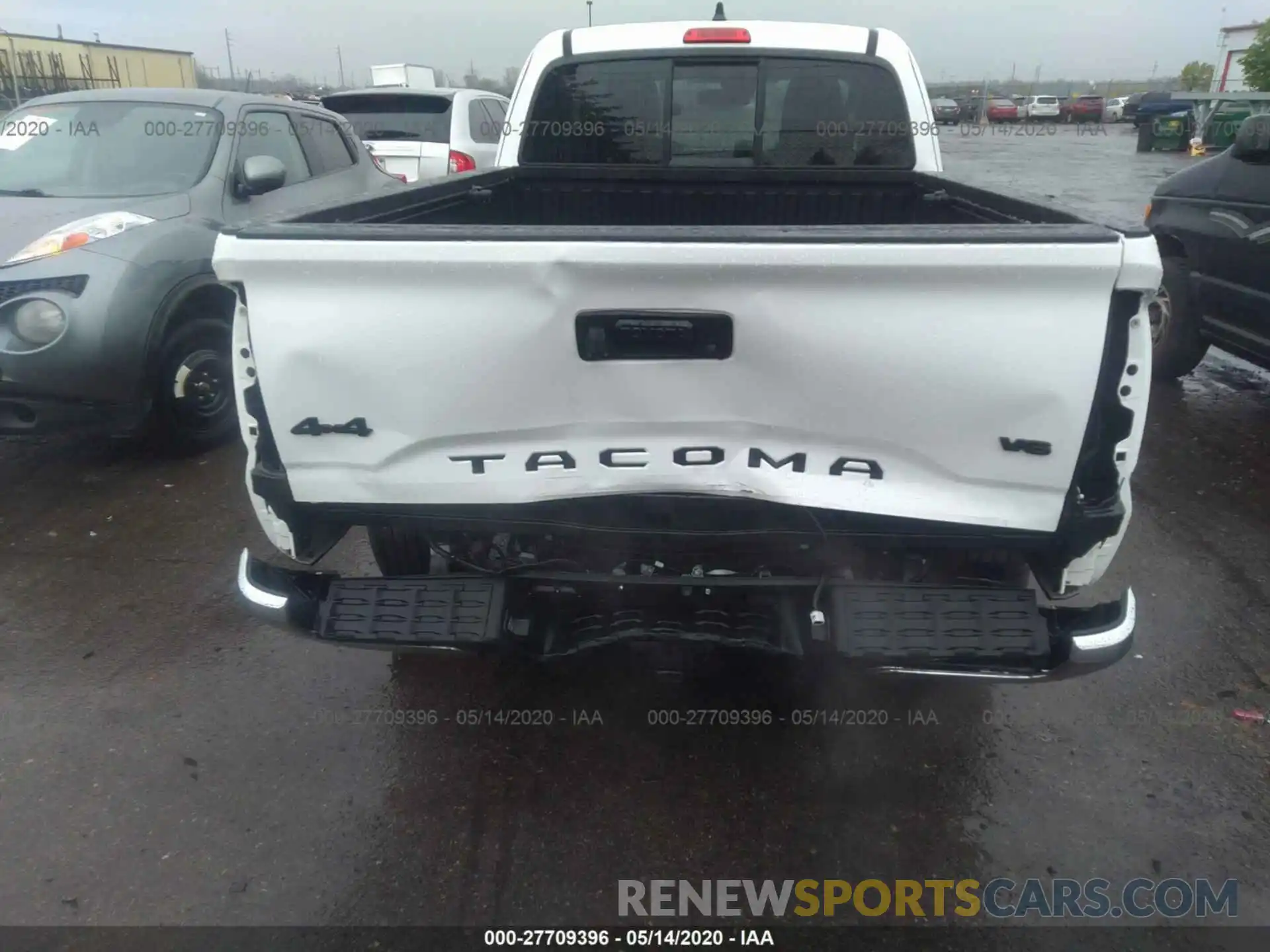 6 Photograph of a damaged car 5TFSZ5AN7LX223931 TOYOTA TACOMA 4WD 2020