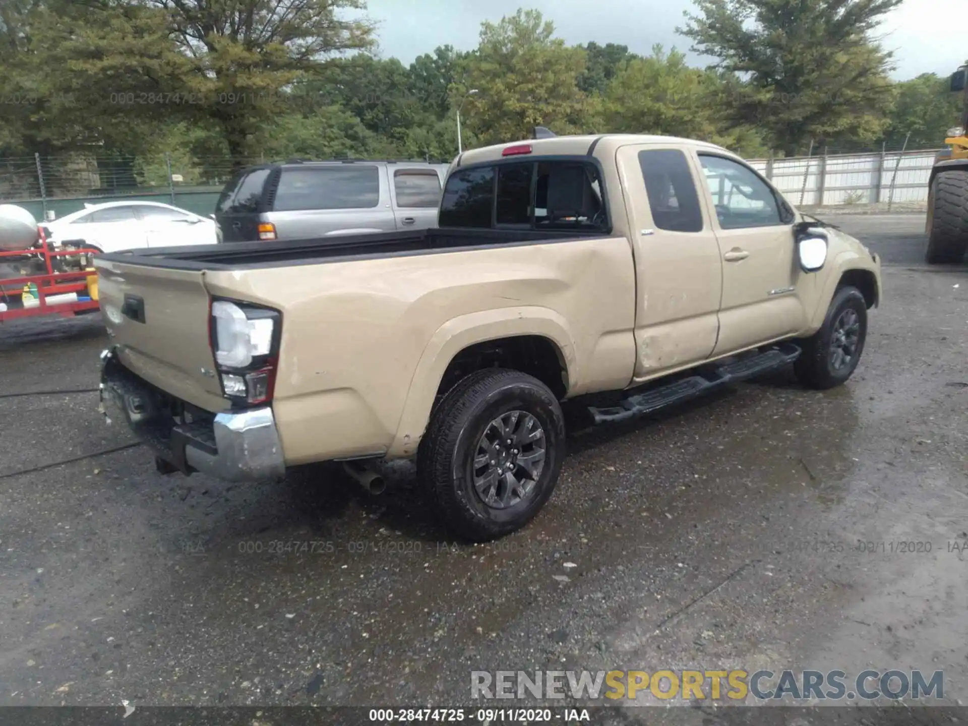 4 Photograph of a damaged car 5TFSZ5ANXLX216519 TOYOTA TACOMA 4WD 2020