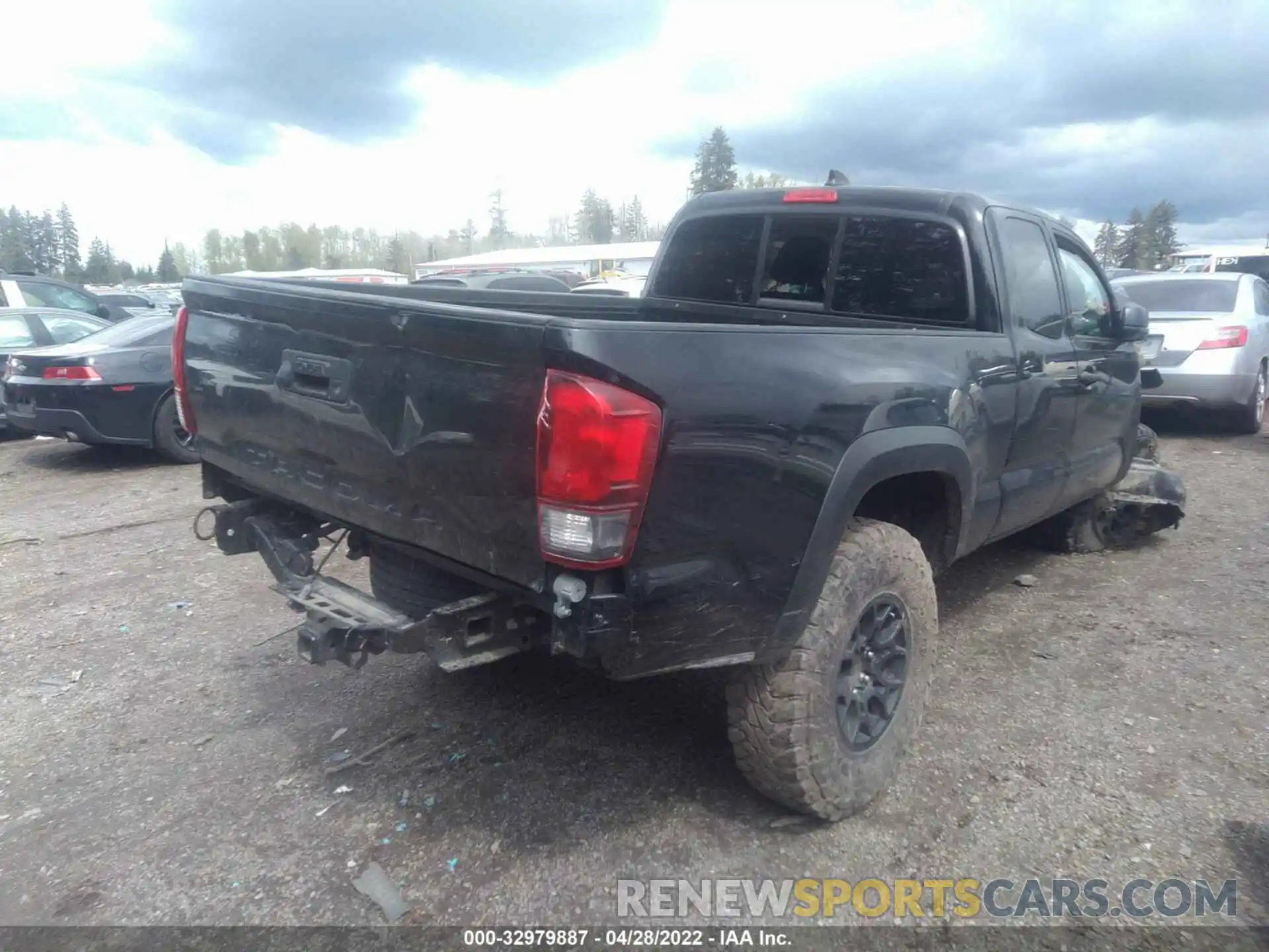 4 Photograph of a damaged car 5TFSZ5ANXLX218626 TOYOTA TACOMA 4WD 2020