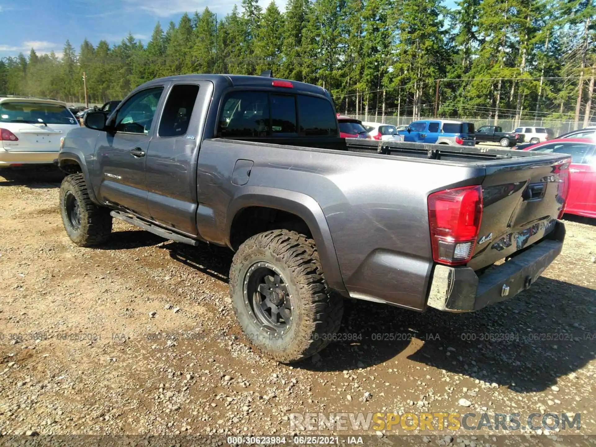 3 Photograph of a damaged car 5TFSZ5ANXLX223311 TOYOTA TACOMA 4WD 2020