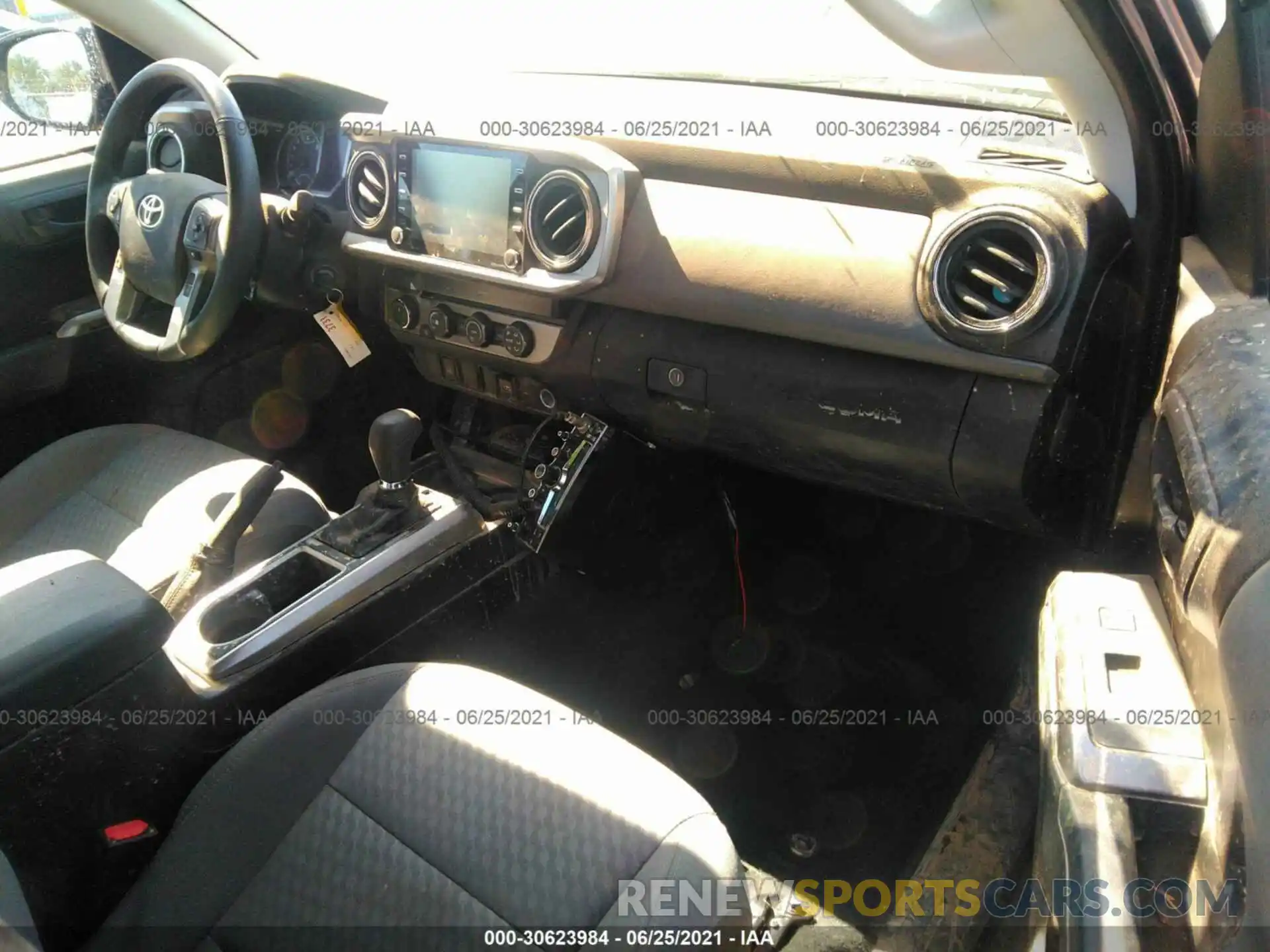 5 Photograph of a damaged car 5TFSZ5ANXLX223311 TOYOTA TACOMA 4WD 2020